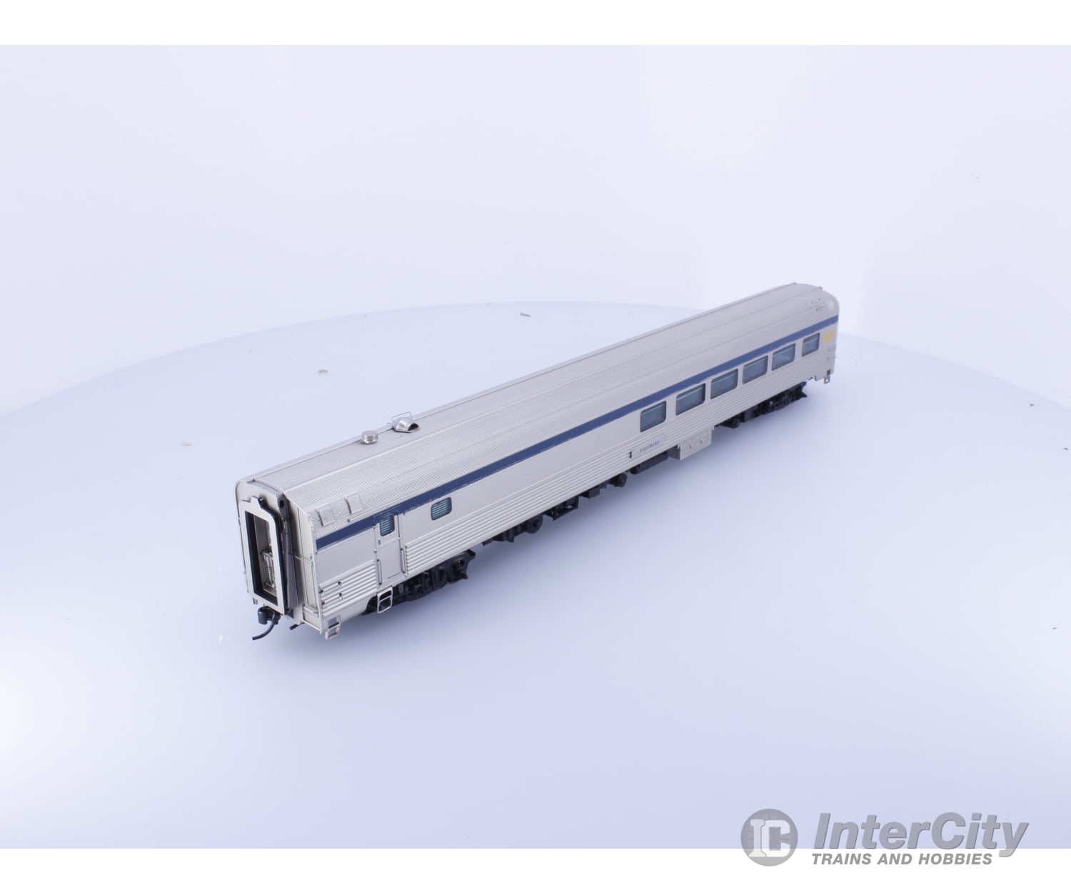 Rapido 117003 HO Dining Car Frontenac Via Rail (VIA) Frontenac Passenger Cars