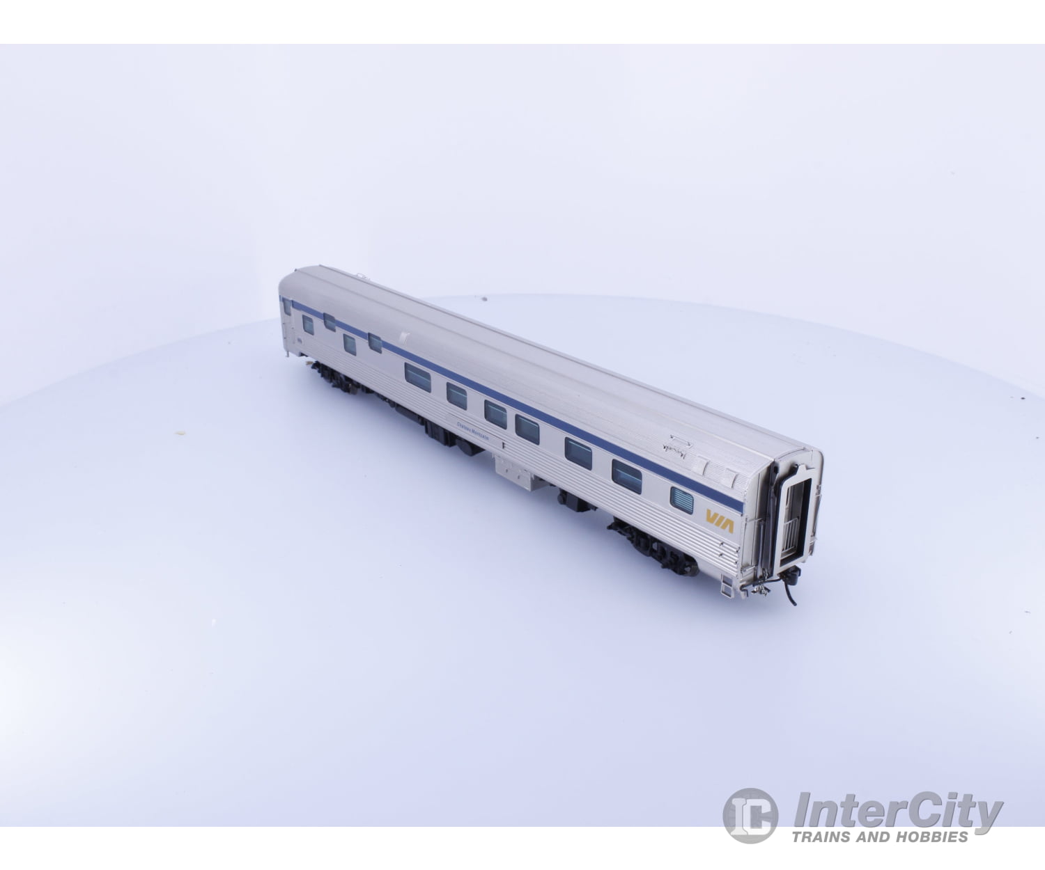 Rapido 117004 HO Dining Car Louise Via Rail (VIA) Louise Passenger Cars