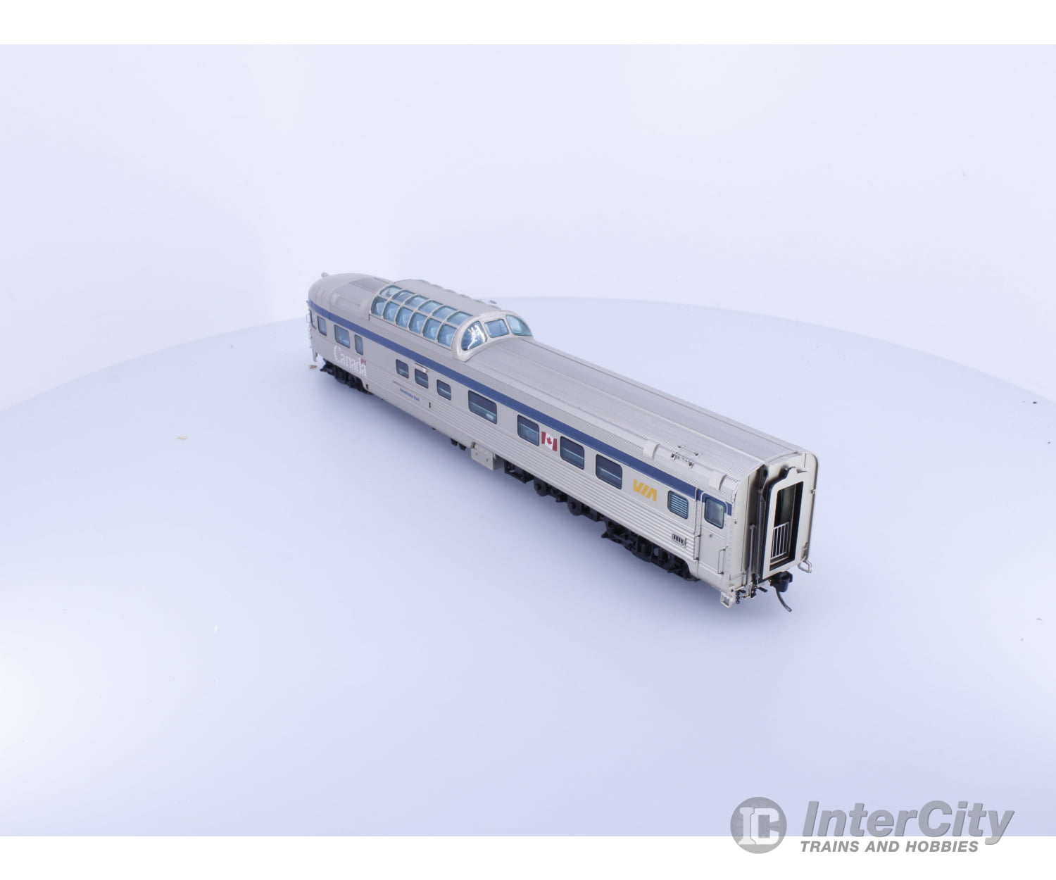 Rapido 120020 HO Park Car Revelstoke Park Canada Scheme Via Rail (VIA) Revelstoke Park Passenger Cars
