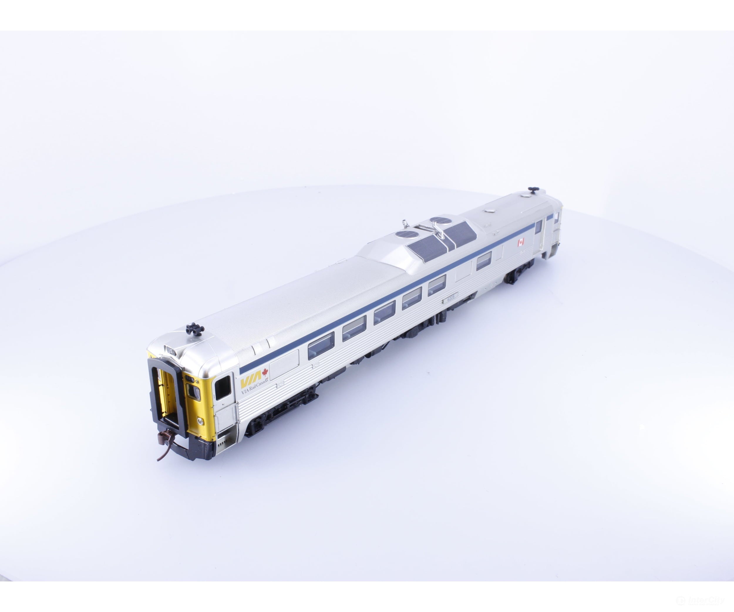 Rapido 16655 HO Budd RDC-2 Railcar Late Scheme Via Rail (VIA) 6205 DCC & Sound - Locomotives