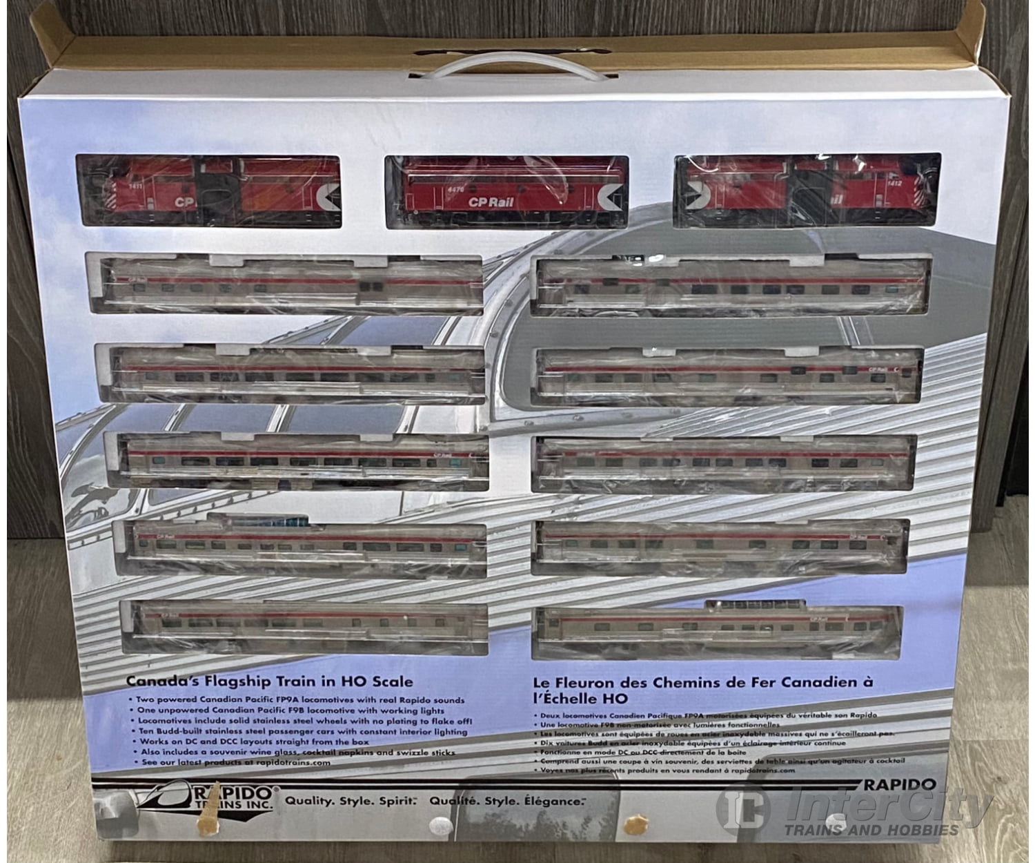 Rapido 210004 HO The Canadian 13 piece Set (Fully Lighted) Canadian Pacific Action Red (CP) 1411,1412,4476 DCC & Sound