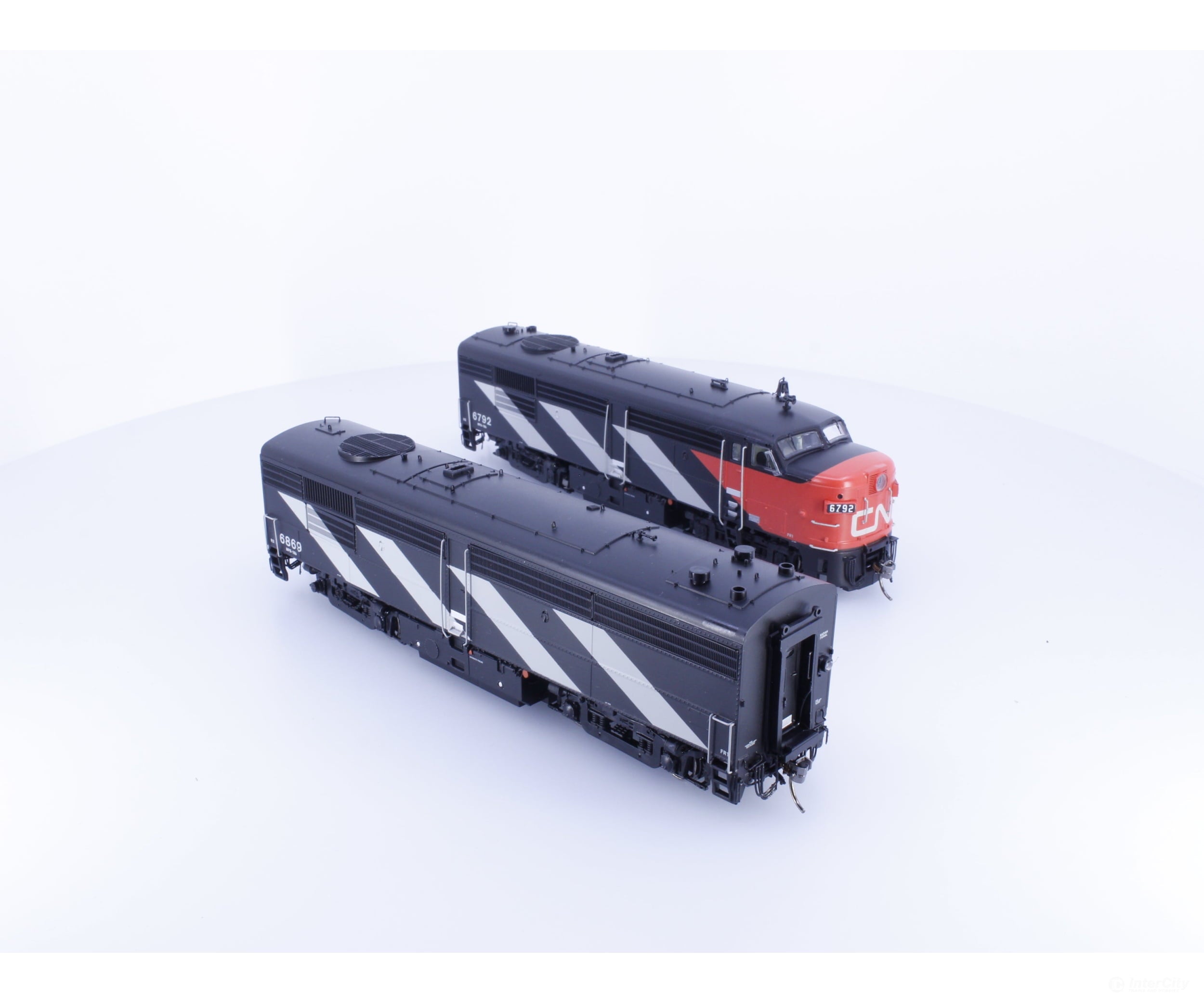 Rapido 21614 HO MLW FPA-4 and FPB-4 Diesel Locomotives Wet Noodles Canadian National (CN) 6792/6869 DCC & Sound