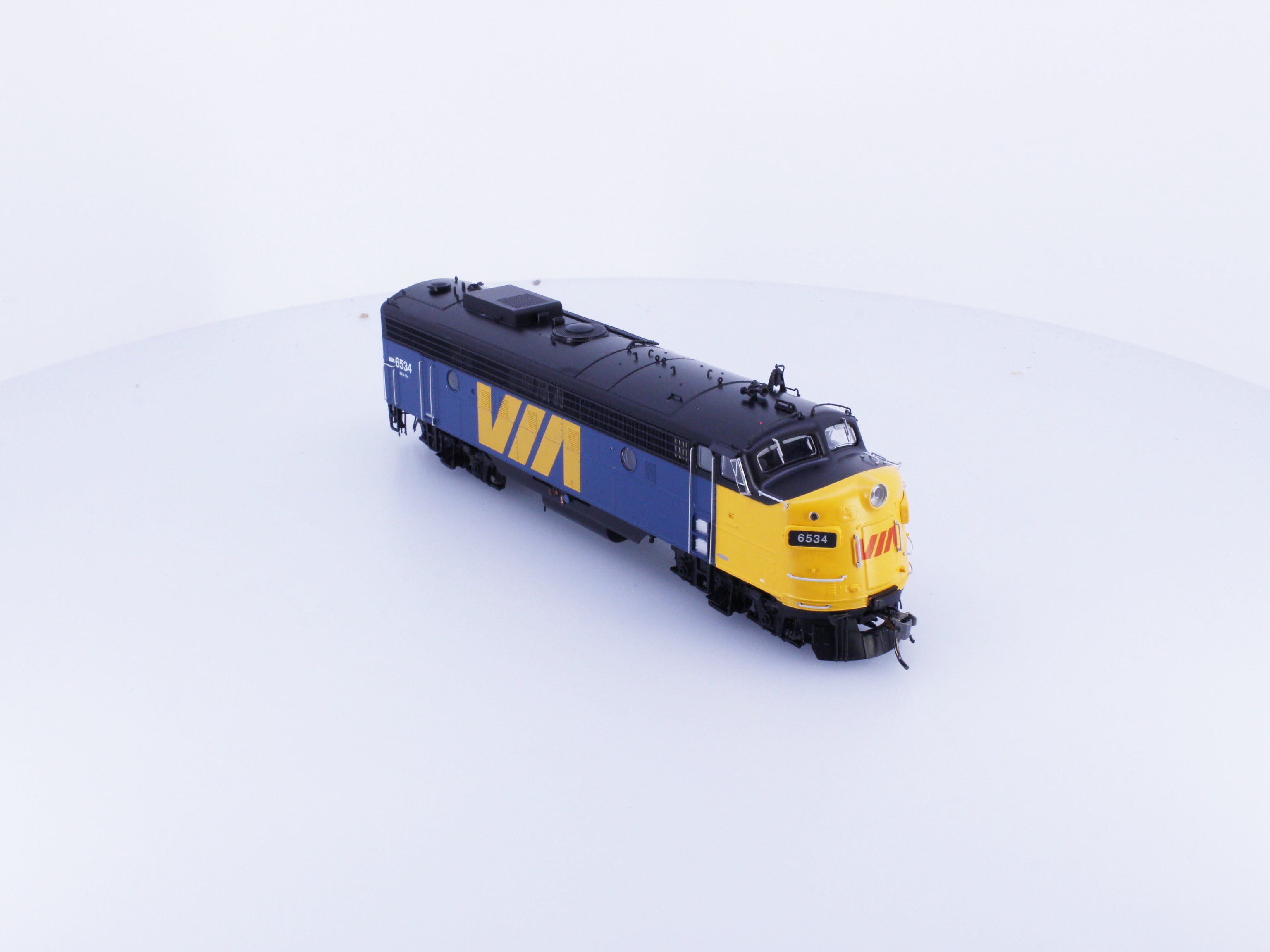 Rapido 220578 HO GMDD FP9A Diesel Locomotive Via Rail (VIA) 6534 DCC & Sound