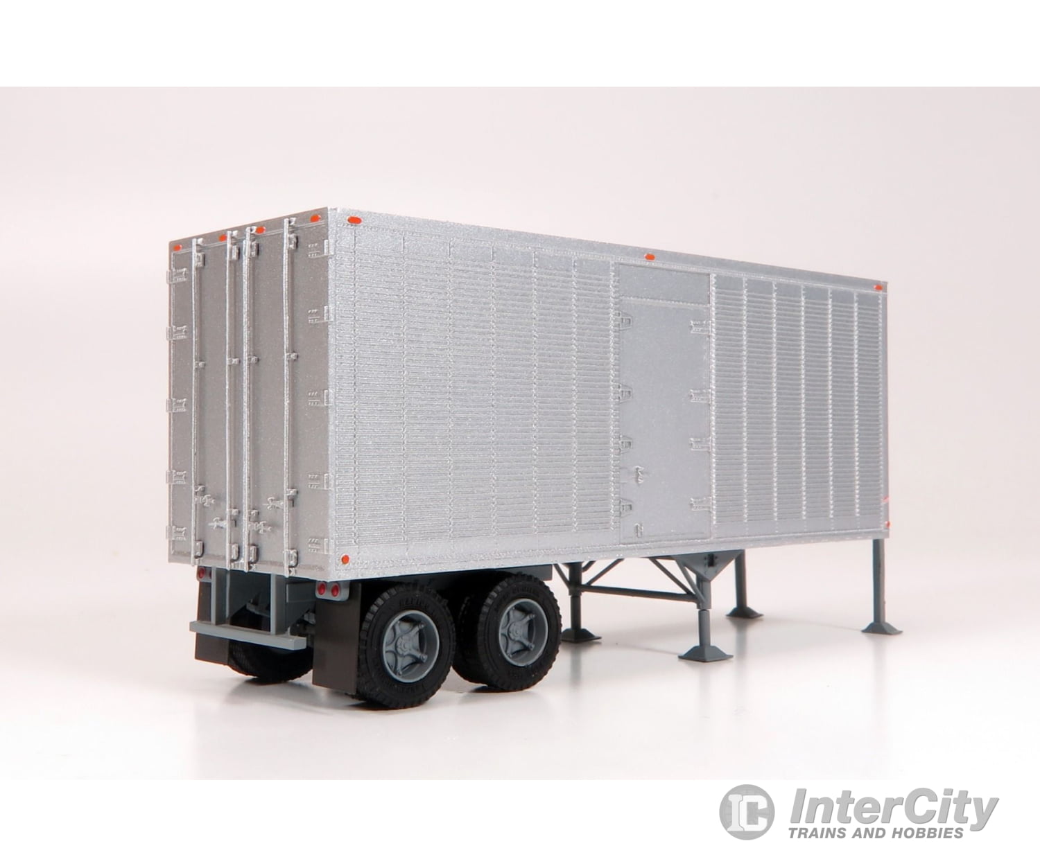Rapido 403121 Ho 26’ Can-Car Trailer: Silver Unlettered Freight Loads & Containers