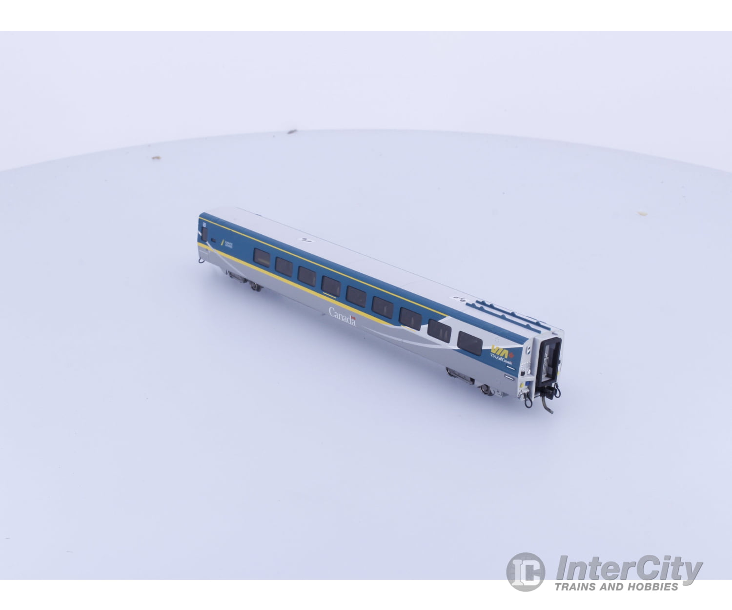 Rapido 508006 N LRC Club Car Green Scheme Via Rail (VIA) Passenger Cars