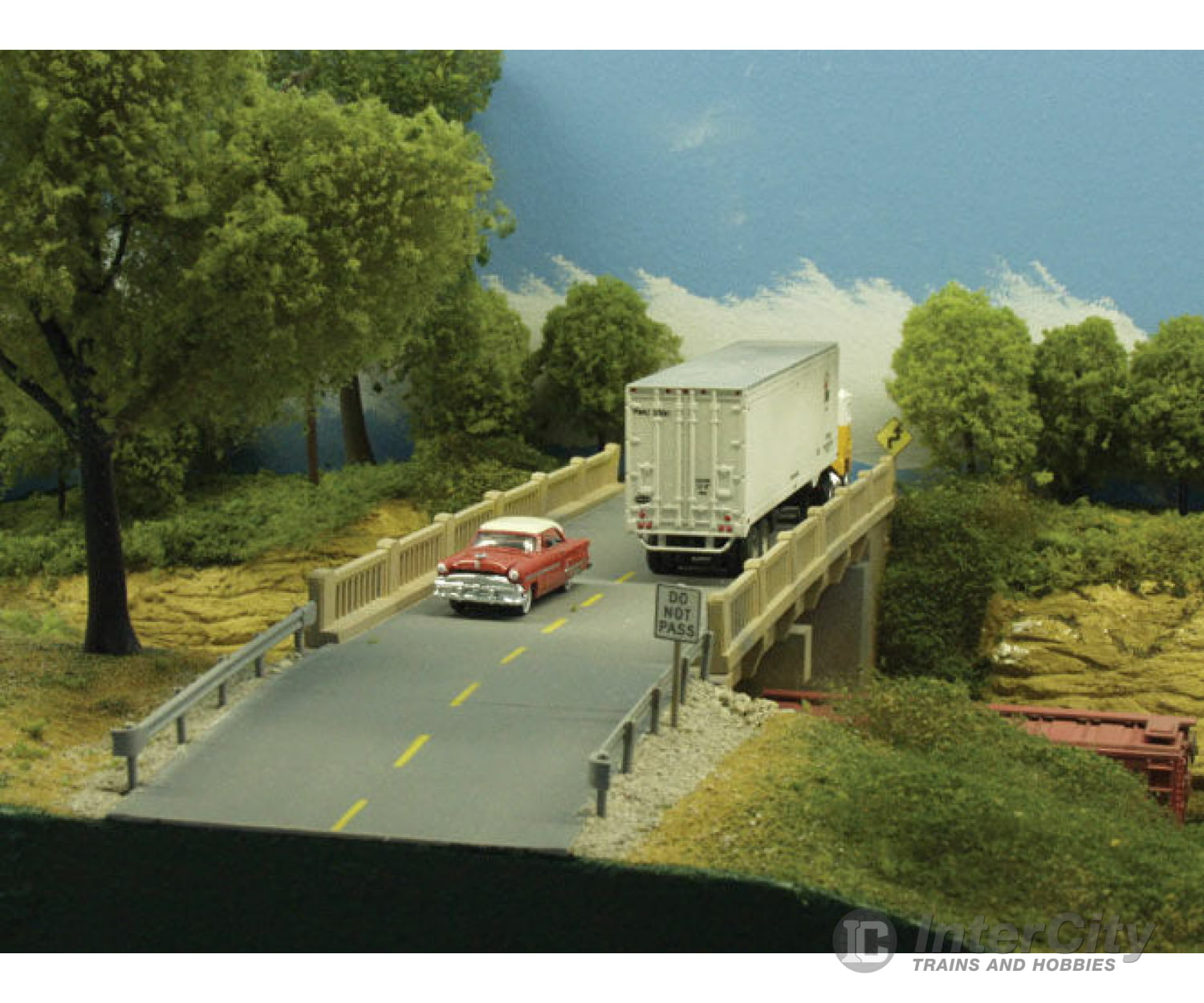 Rix Products 106 Roadway -- 50 15.2M Sections Pkg(4) Tunnels & Bridges