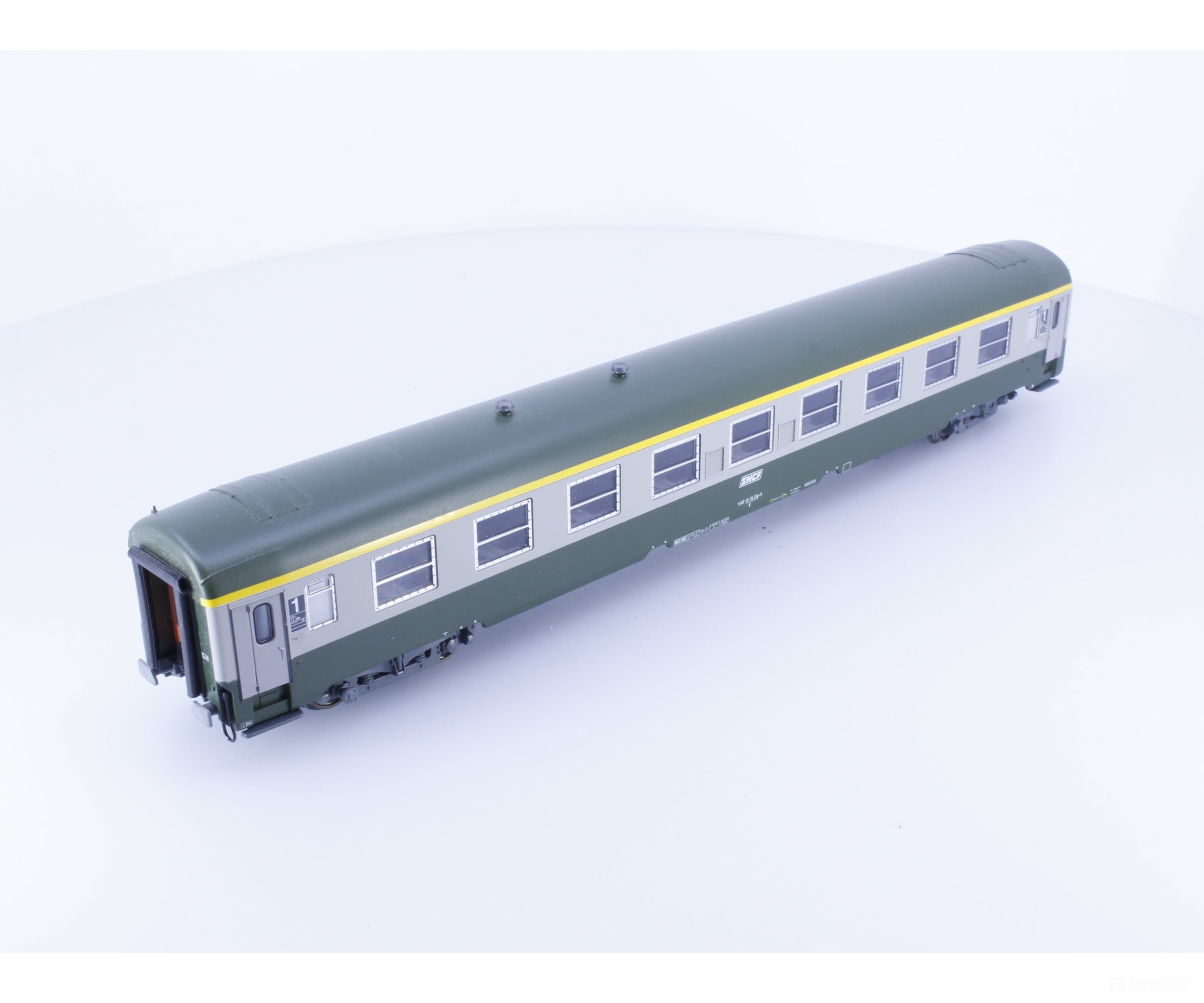 Roco 354-9 HO SNCF Personenwagen 1. Kl 354-9 European Passenger Cars
