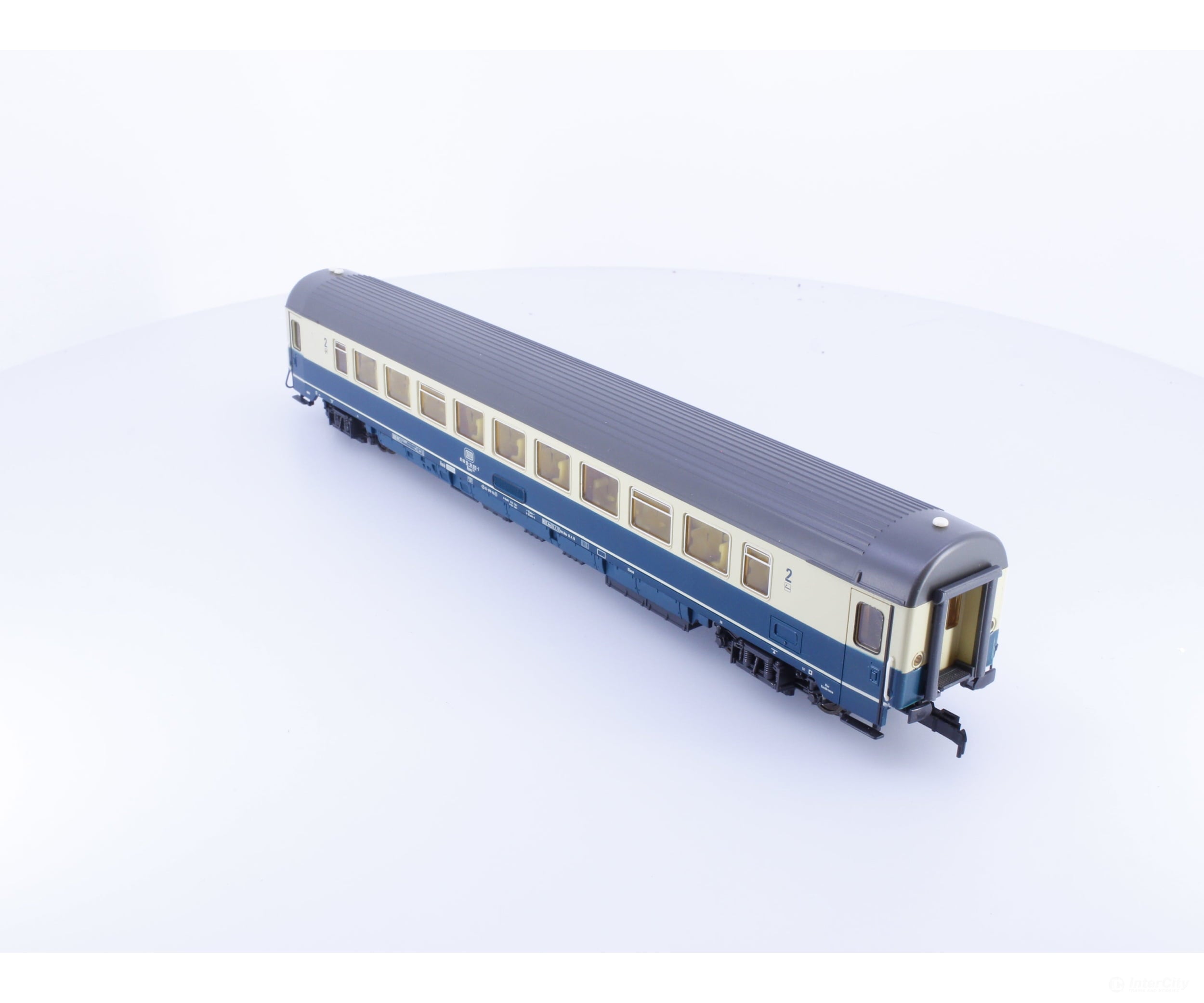 Roco 4235A HO DB 2nd Class Passenger Car with Interior Lighting and End Lights 618020 European Passenger Cars