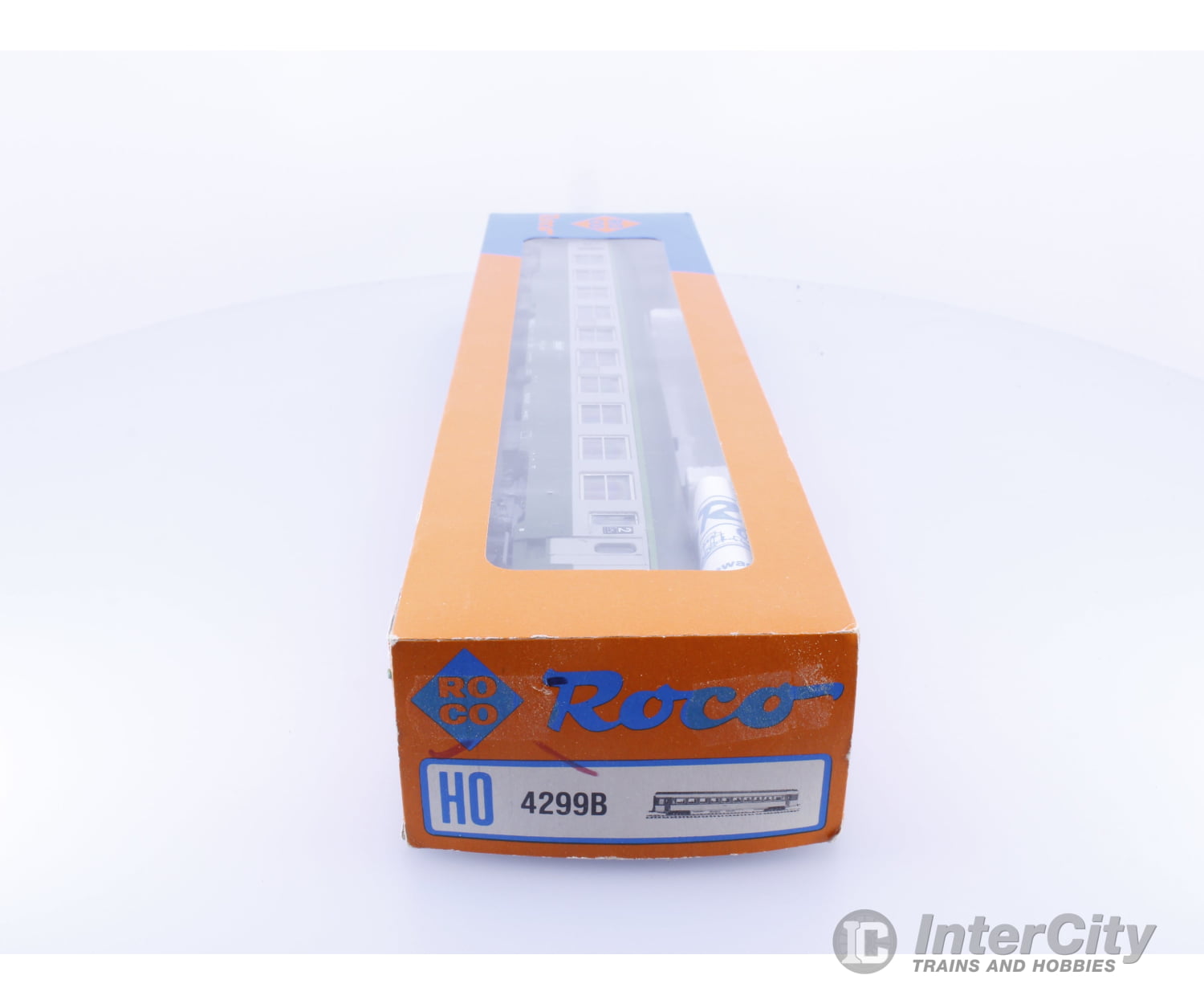 Roco 4299B HO SNCF 2nd Class Passenger Car with Interior Lighting 518720 European Passenger Cars