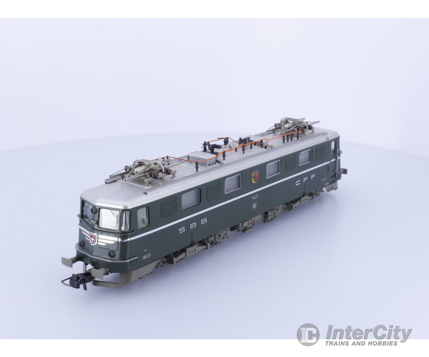 Roco 43696 HO SBB-CFF-FFS Ae 6/6 Electric Locomotive 11425 Analog DC European Locomotives