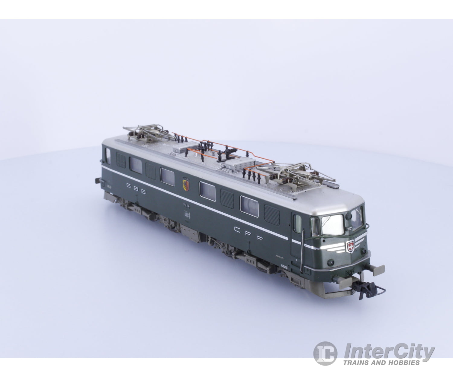 Roco 43696 HO SBB-CFF-FFS Ae 6/6 Electric Locomotive 11425 Analog DC European Locomotives