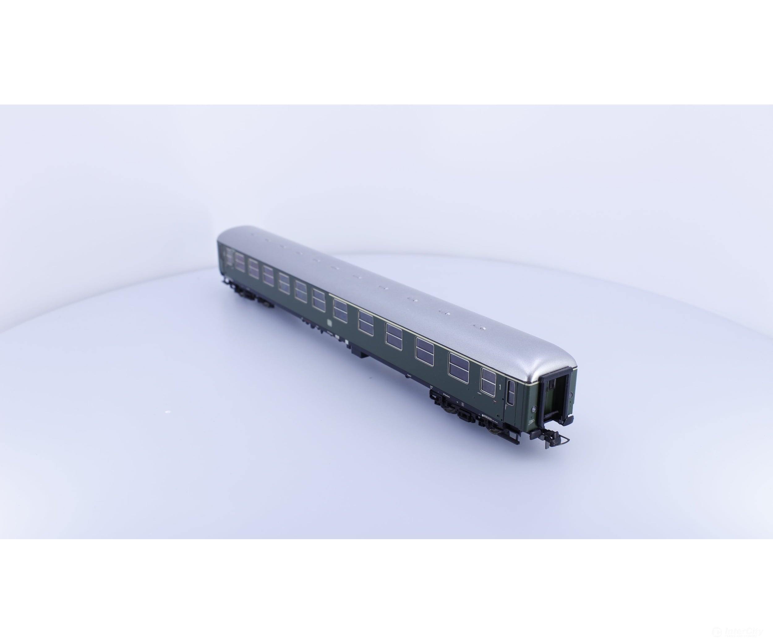 Roco 44742 HO DB Class 1 / Class 2 Passenger Coach 15179 European Passenger Cars