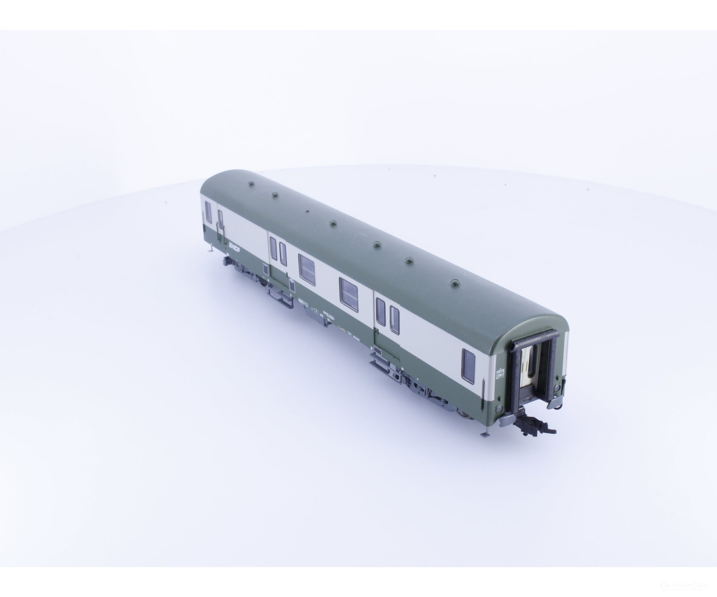 Roco 45107 HO SNCF Personen-Gepackwagen 740-1 European Passenger Cars