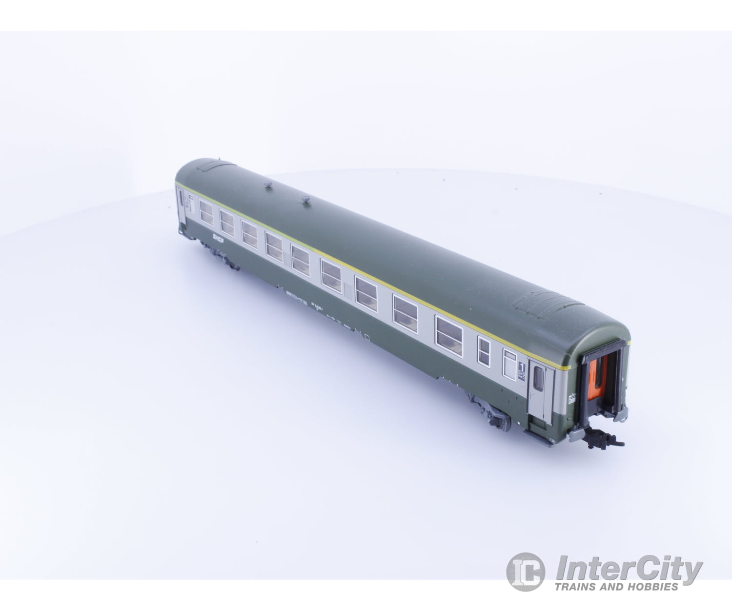 Roco 45201 HO SNCF Personenwagen Abteilwagen 1/2. Klasse 693-7 European Passenger Cars