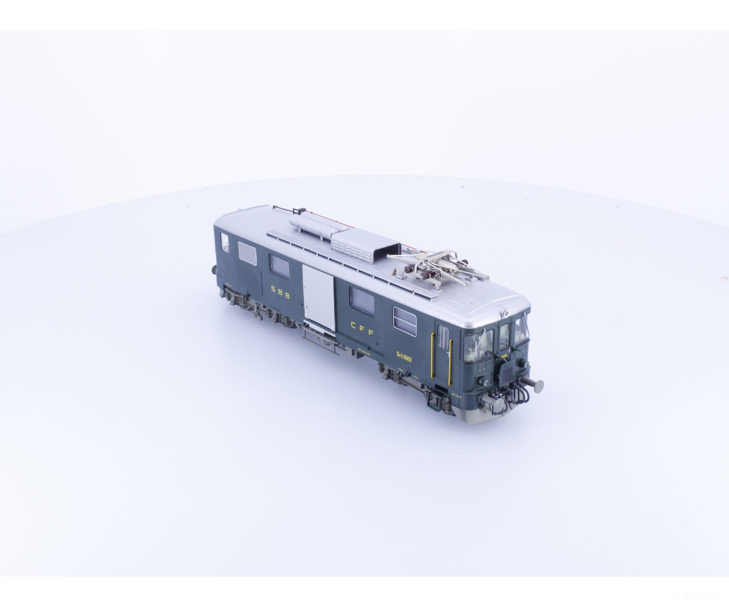 Roco 63537 HO SBB-CFF-FFS DE 4/4 Elektro-Gepacktriebwagen 1669 DCC European Locomotives