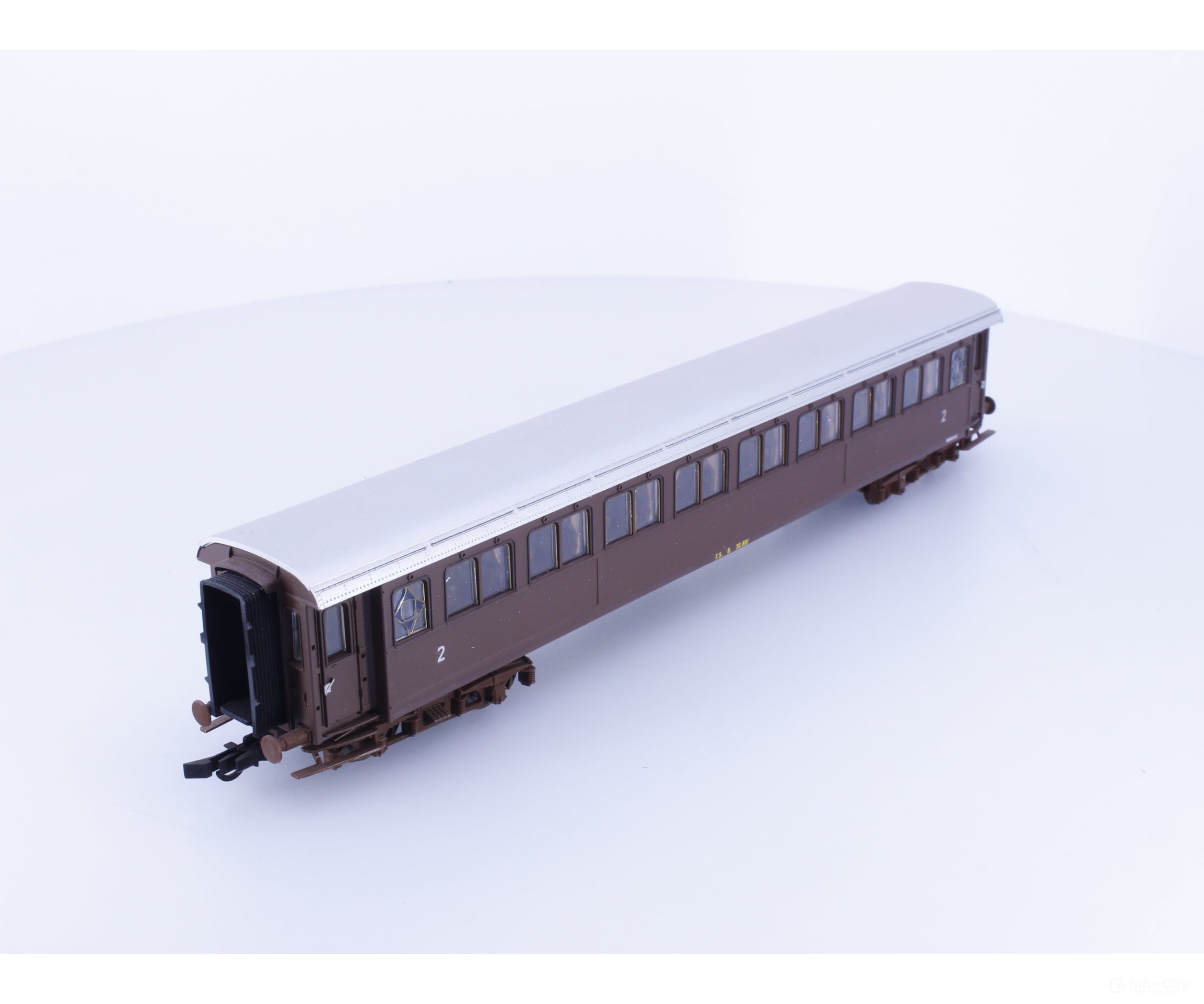 Roco HO 44701 DB 2nd Class Passenger Coach - European Passenger Cars