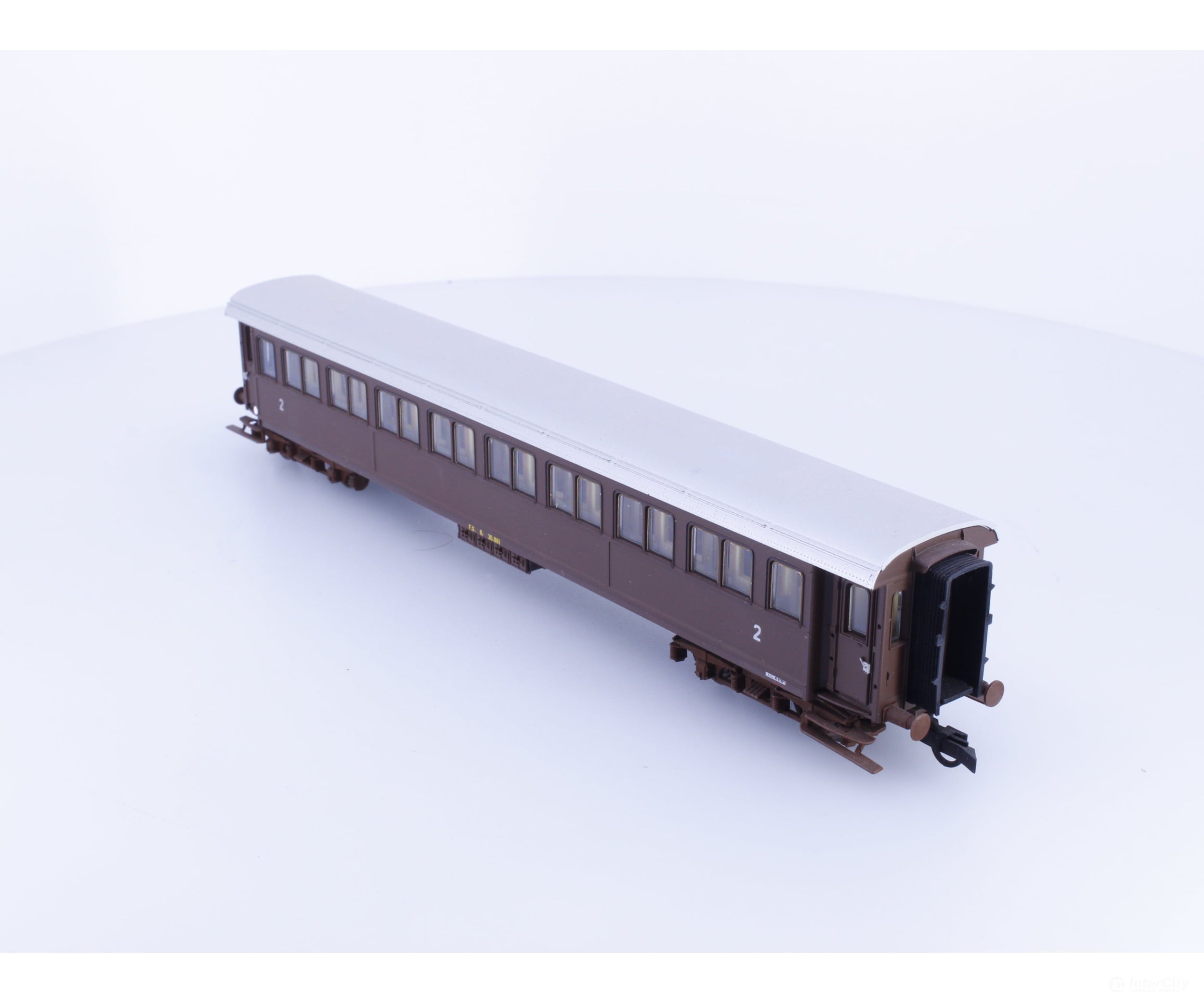 Roco HO 44701 DB 2nd Class Passenger Coach - European Passenger Cars