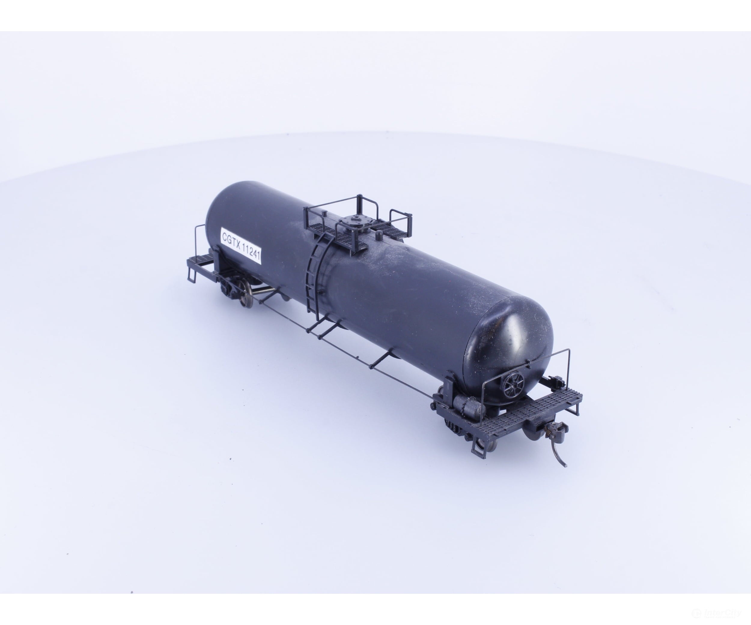 Roundhouse 11241 HO 50’ Tank Car Canadian General Transit (CGLX/CGTX) 11241 - Freight Cars