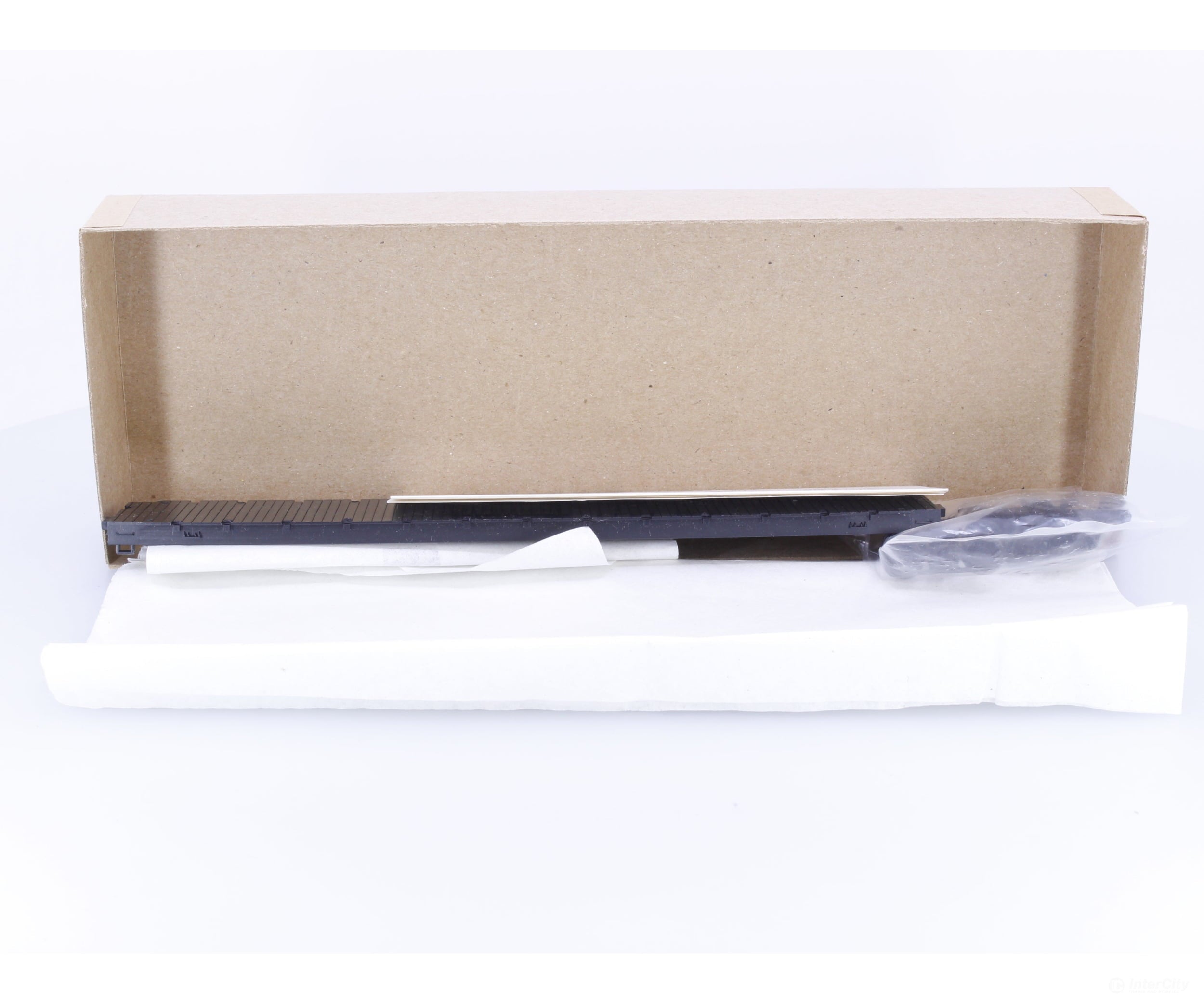 Roundhouse 1280 HO 60β Flatcar Kit #5 Undecorated - Freight Cars