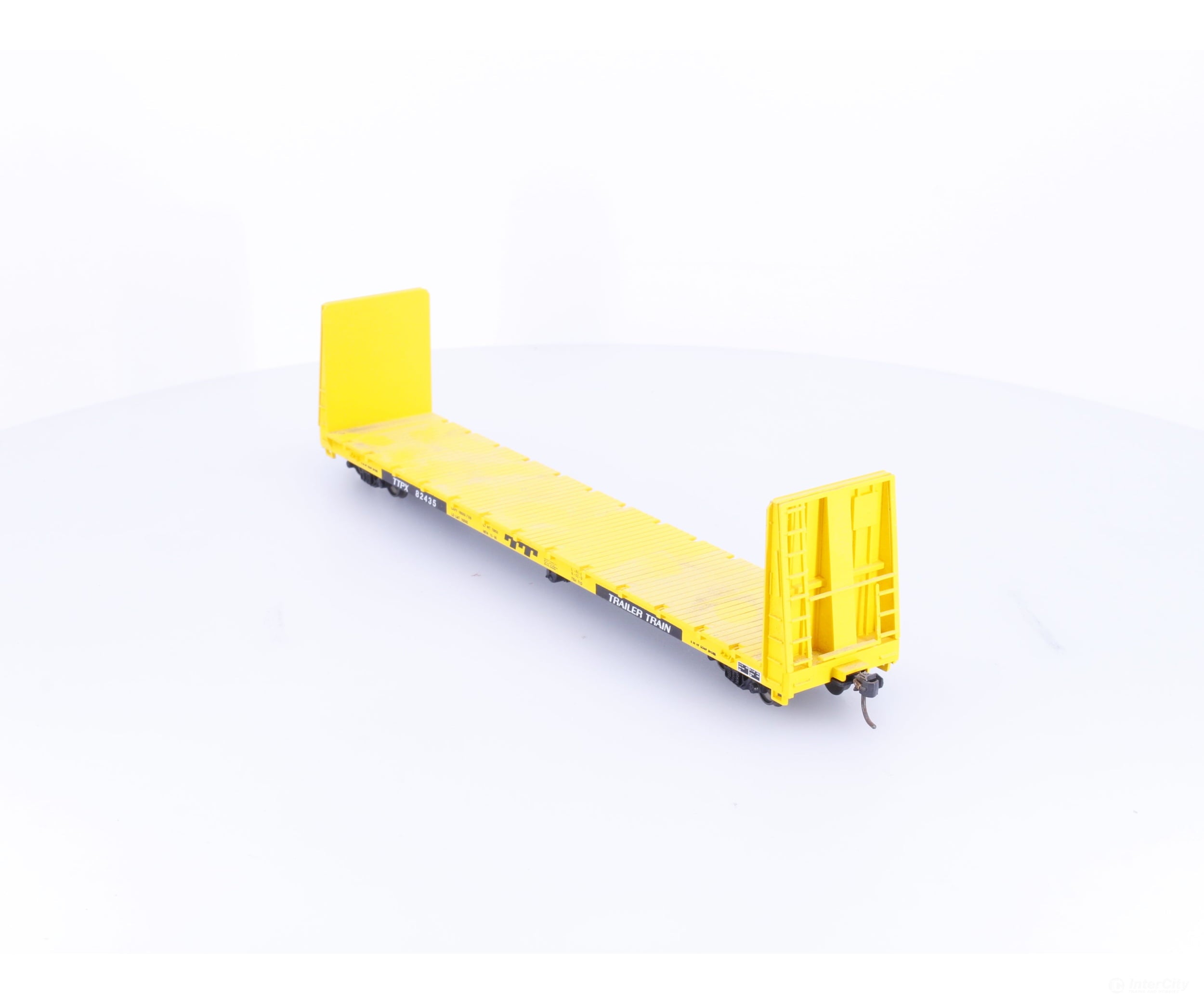 Roundhouse 1301 HO 60β Bulkhead Flat Car (TTPX) Trailer Train TTX Corp. (TTX) 82435 - Freight Cars