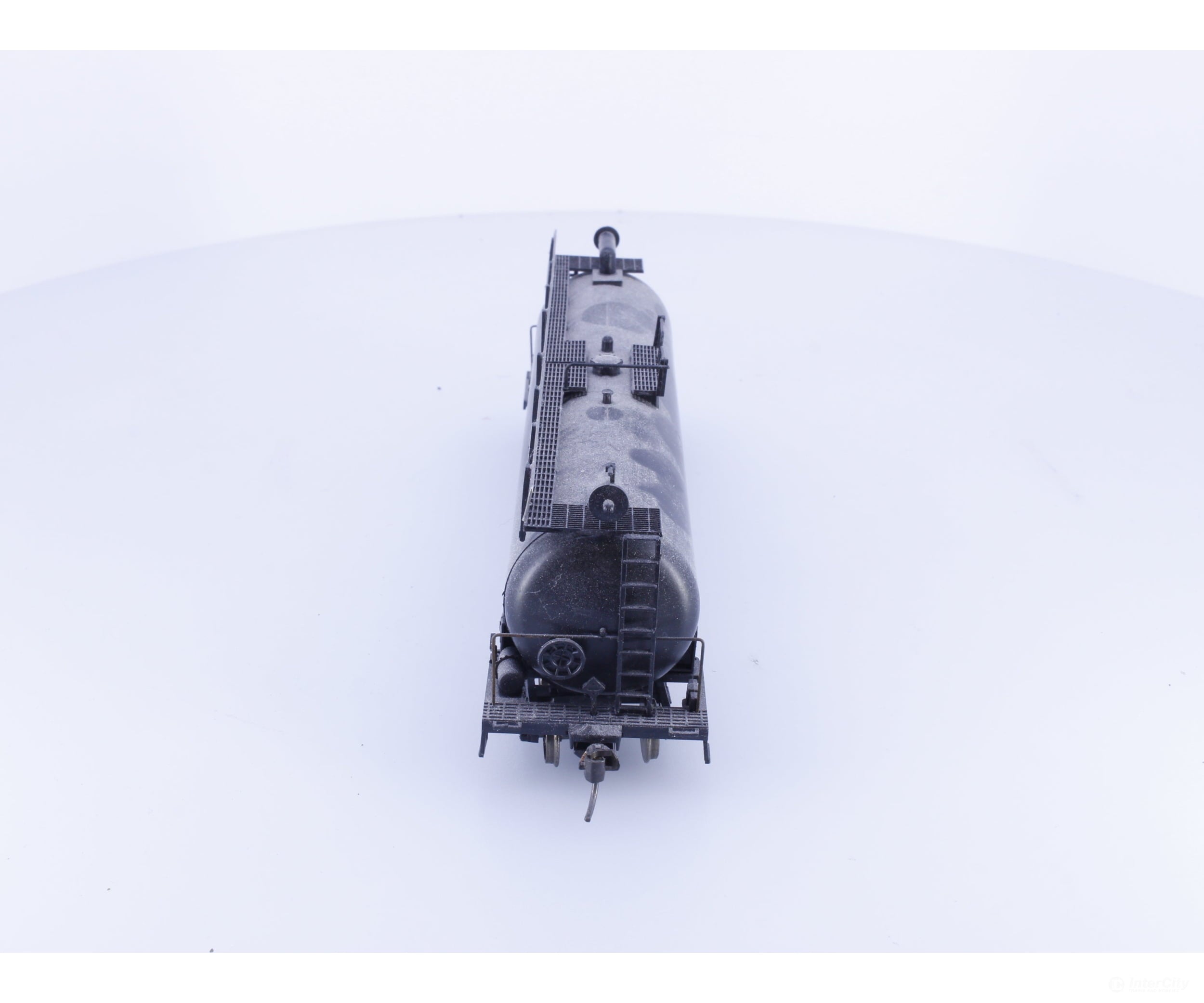 Roundhouse 1372 HO Tank Car Undecorated - Freight Cars