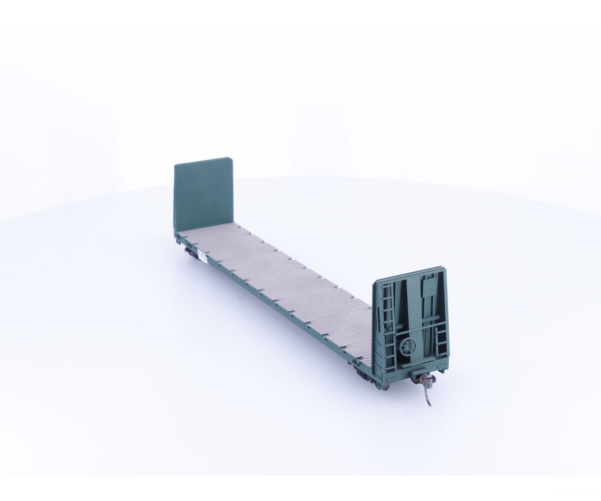 Roundhouse 1402 HO 60’ Bulkhead Flat Car Undecorated 1402 - Freight Cars