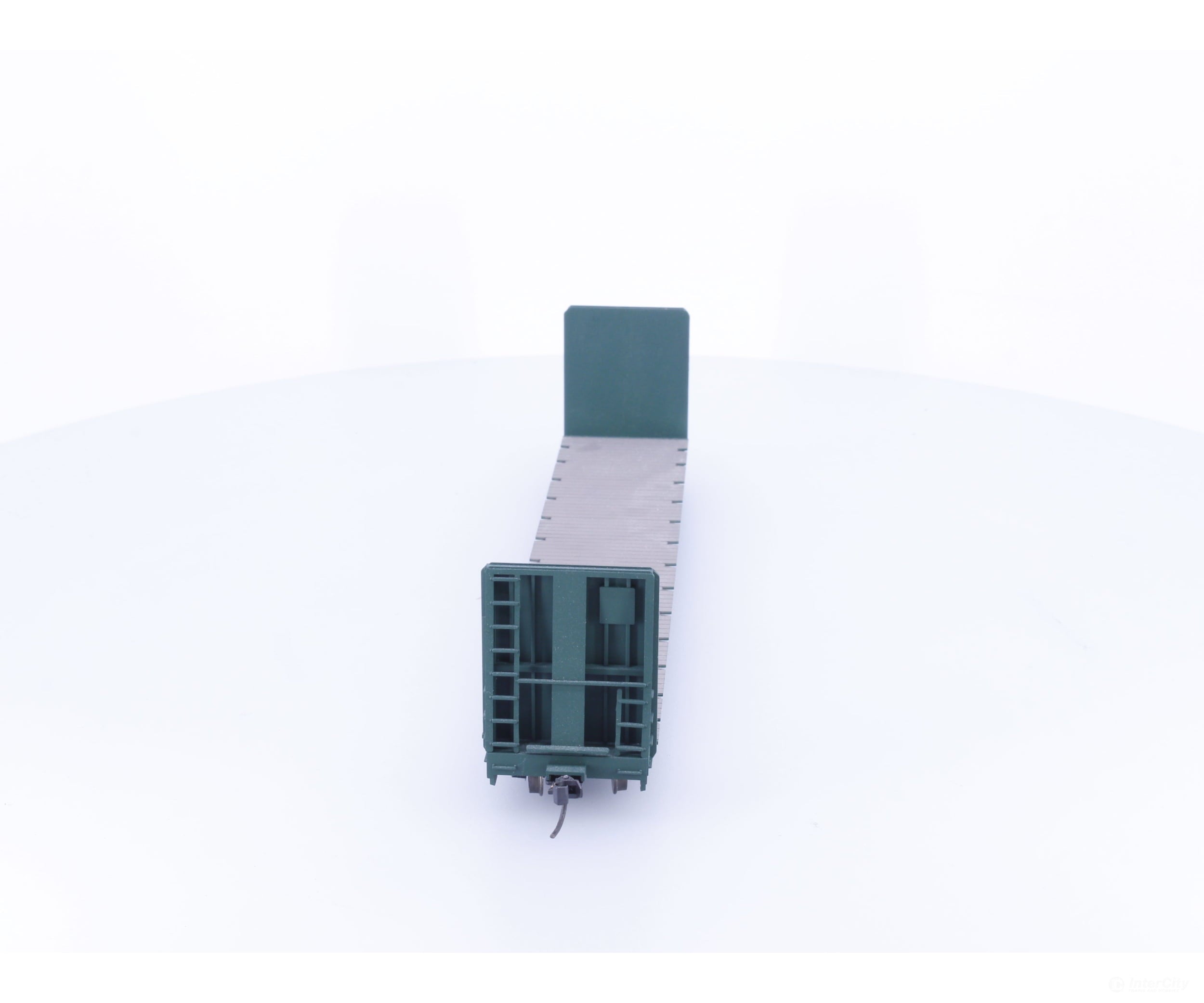 Roundhouse 1409 HO 60’ Bulkhead Flat Car Undecorated 1409 - Freight Cars