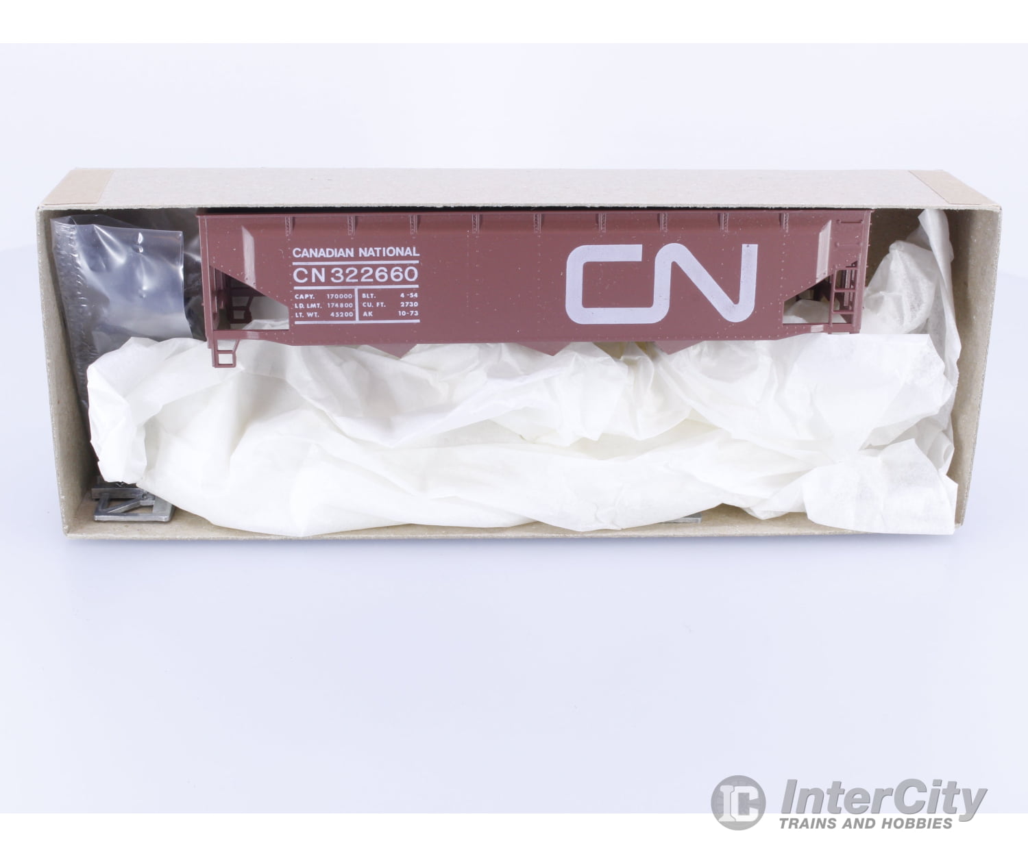 Roundhouse 1617 HO 3 Bay Hopper Kit Canadian National (CN) 322660 (#2) Freight Cars