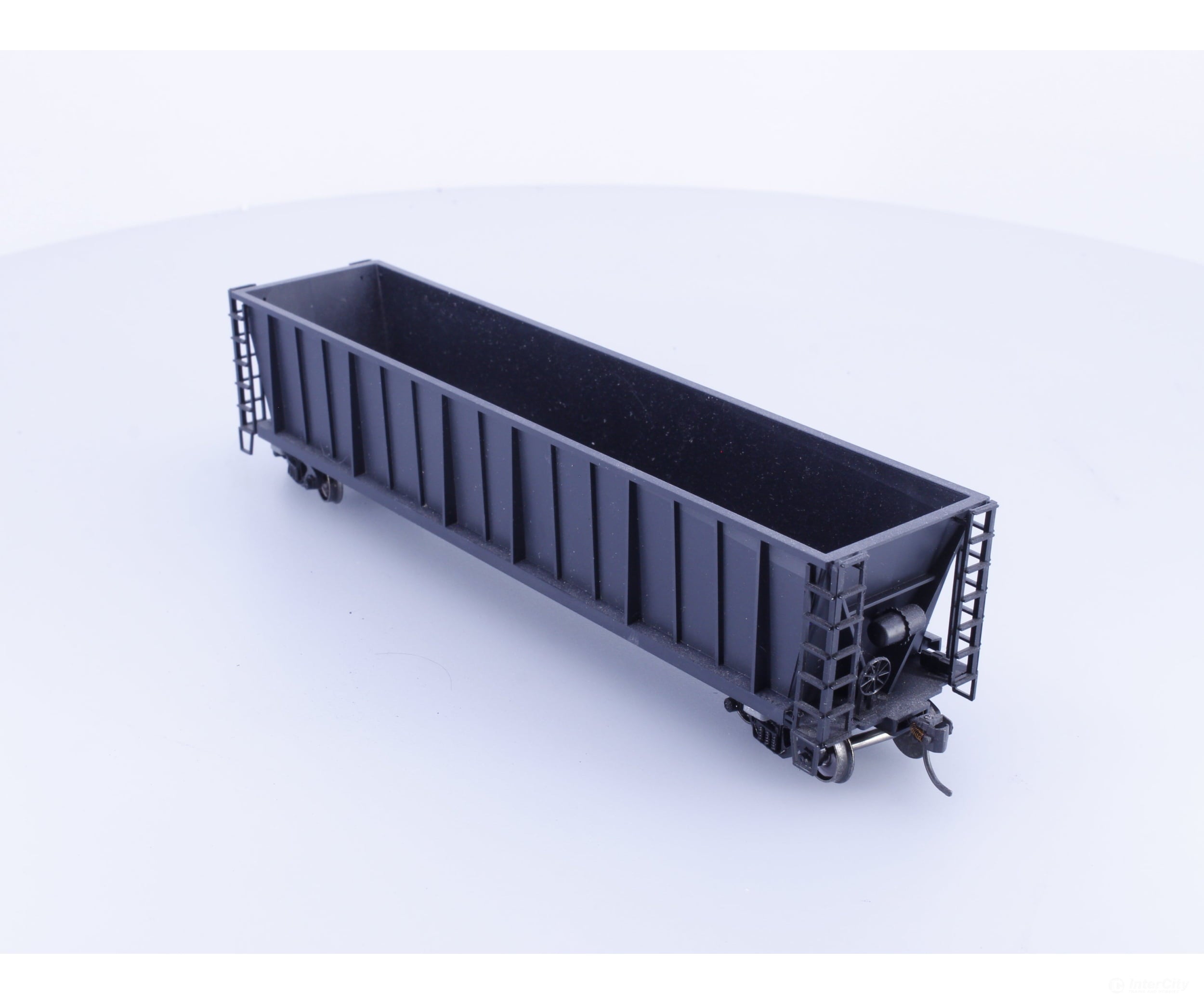 Roundhouse 1660 HO 50’ Bathtub Gondola #17 Undecorated - Freight Cars