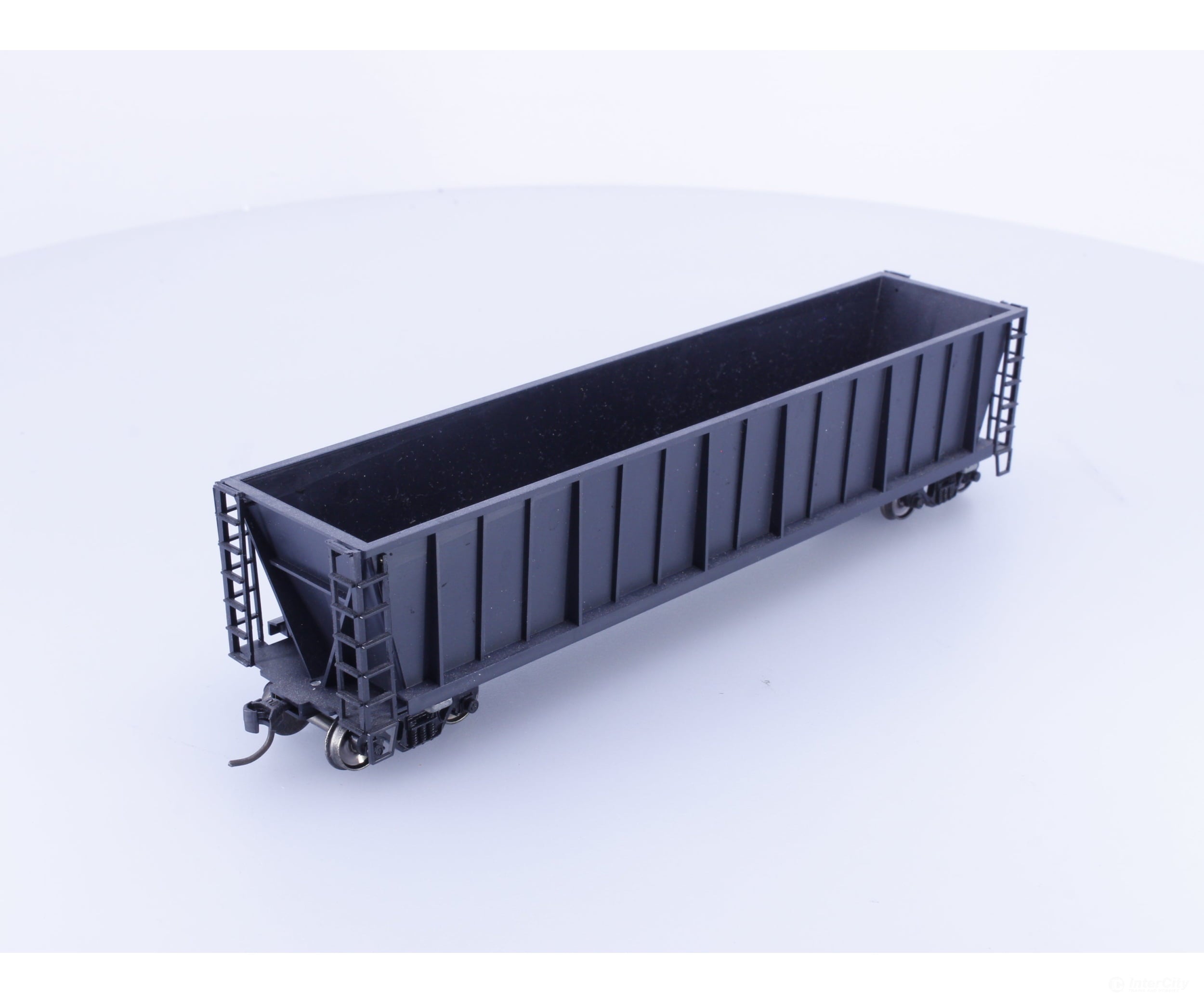 Roundhouse 1660 HO 50’ Bathtub Gondola #6 Undecorated - Freight Cars