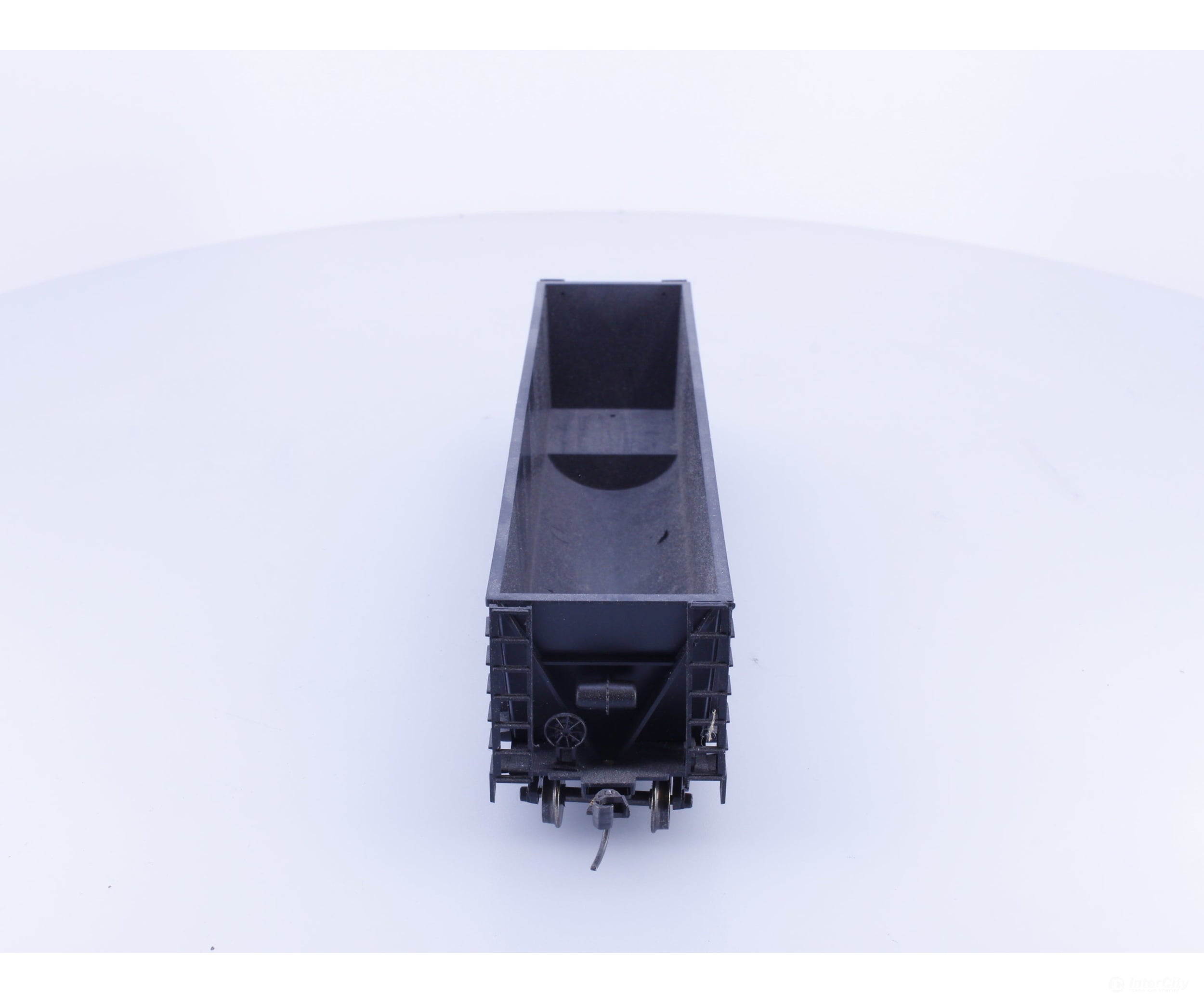 Roundhouse 1660 HO 50’ Bathtub Gondola Undecorated - Freight Cars