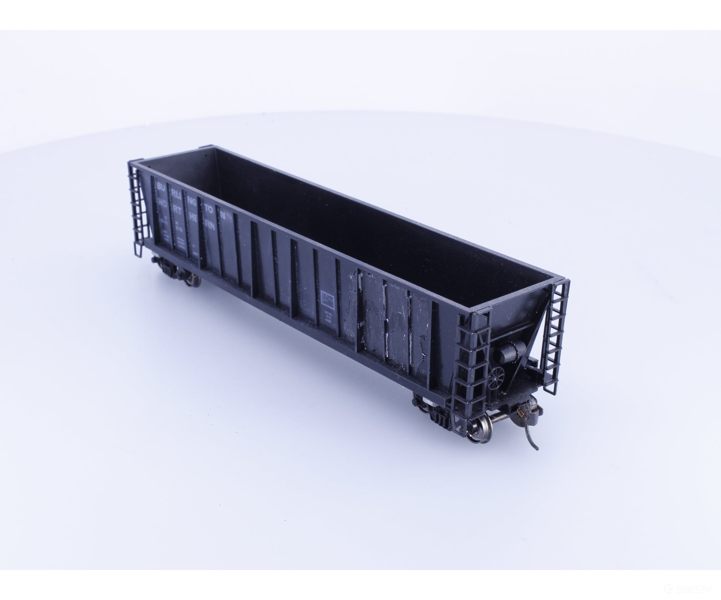 Roundhouse 1665 HO 50’ Bathtub Gondola Partially Decaled Burlington Northern (BN) 648978 - Freight Cars
