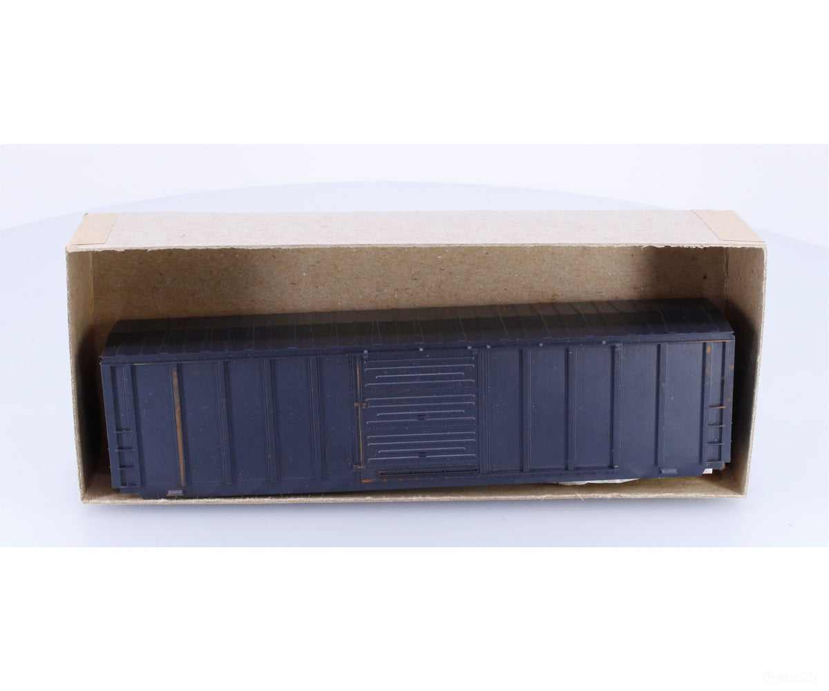 Roundhouse 1900 HO 50’ Rib Side Box Car Kit Single Door Undecorated - Freight Cars