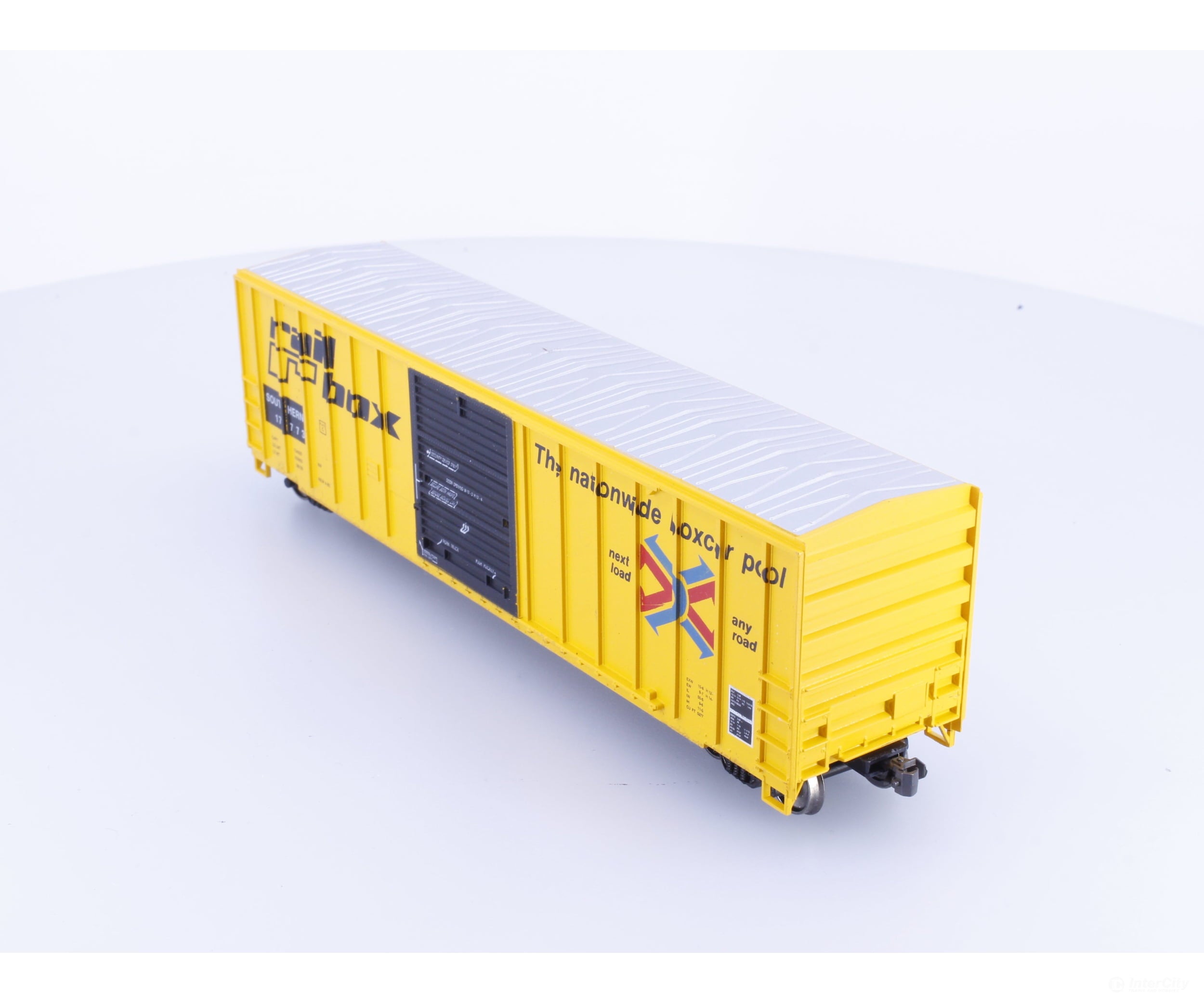 Roundhouse 1975 HO 50’ FMC Single Door Boxcar Southern Railbox (RBOX) 17773 - Freight Cars