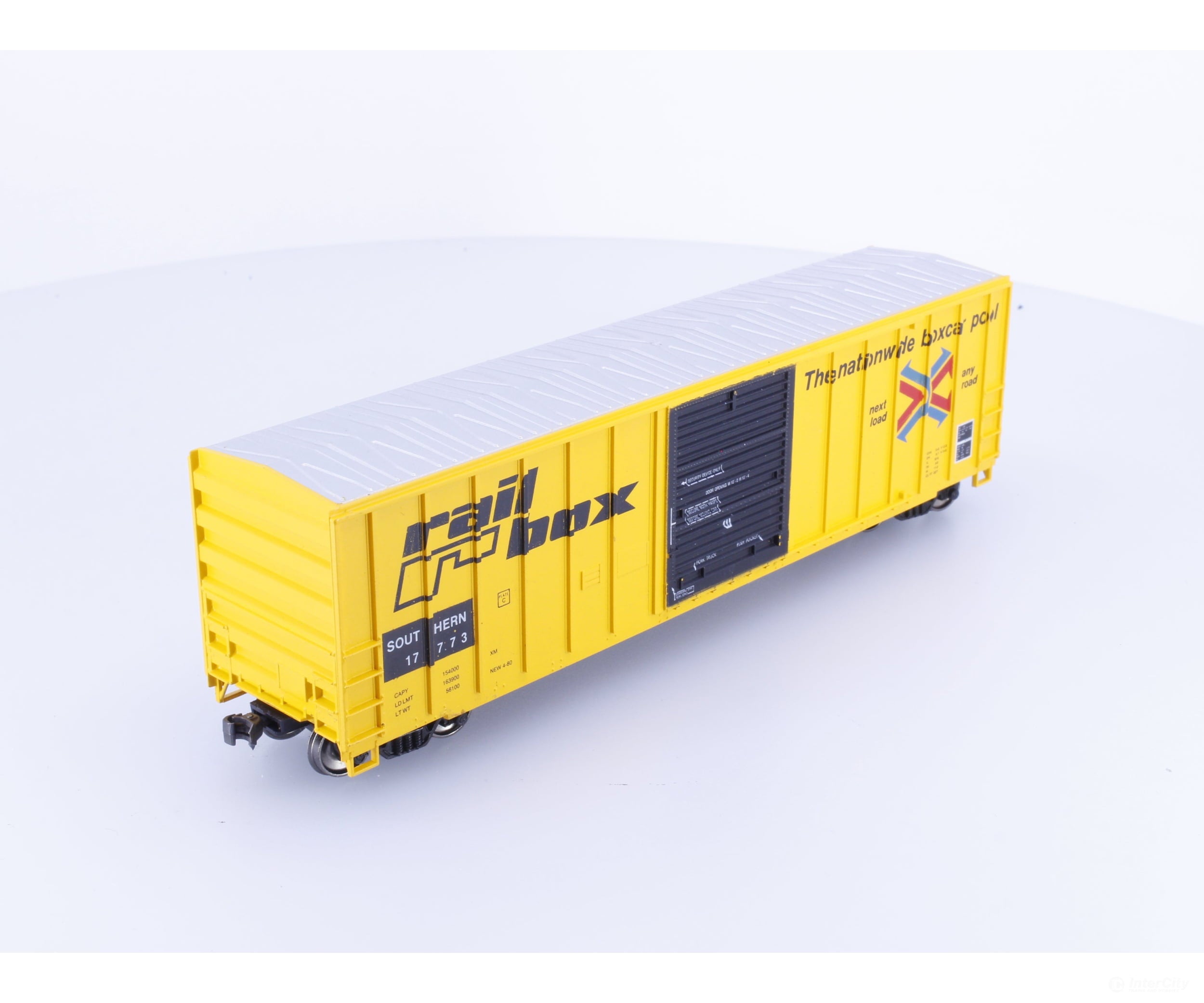 Roundhouse 1975 HO 50’ FMC Single Door Boxcar Southern Railbox (RBOX) 17773 - Freight Cars