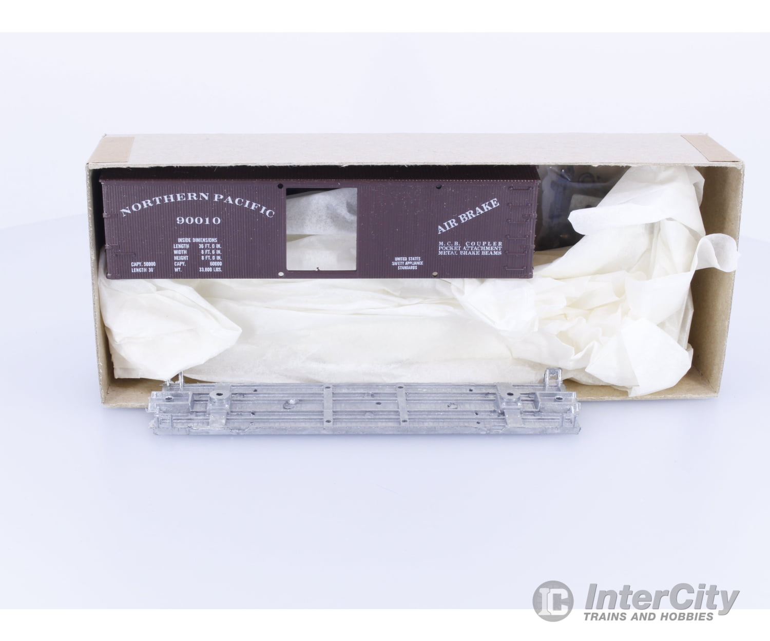 Roundhouse 3066 HO 40’ Old Timer Boxcar Kit #2 Northern Pacific (NP) 90010 Freight Cars