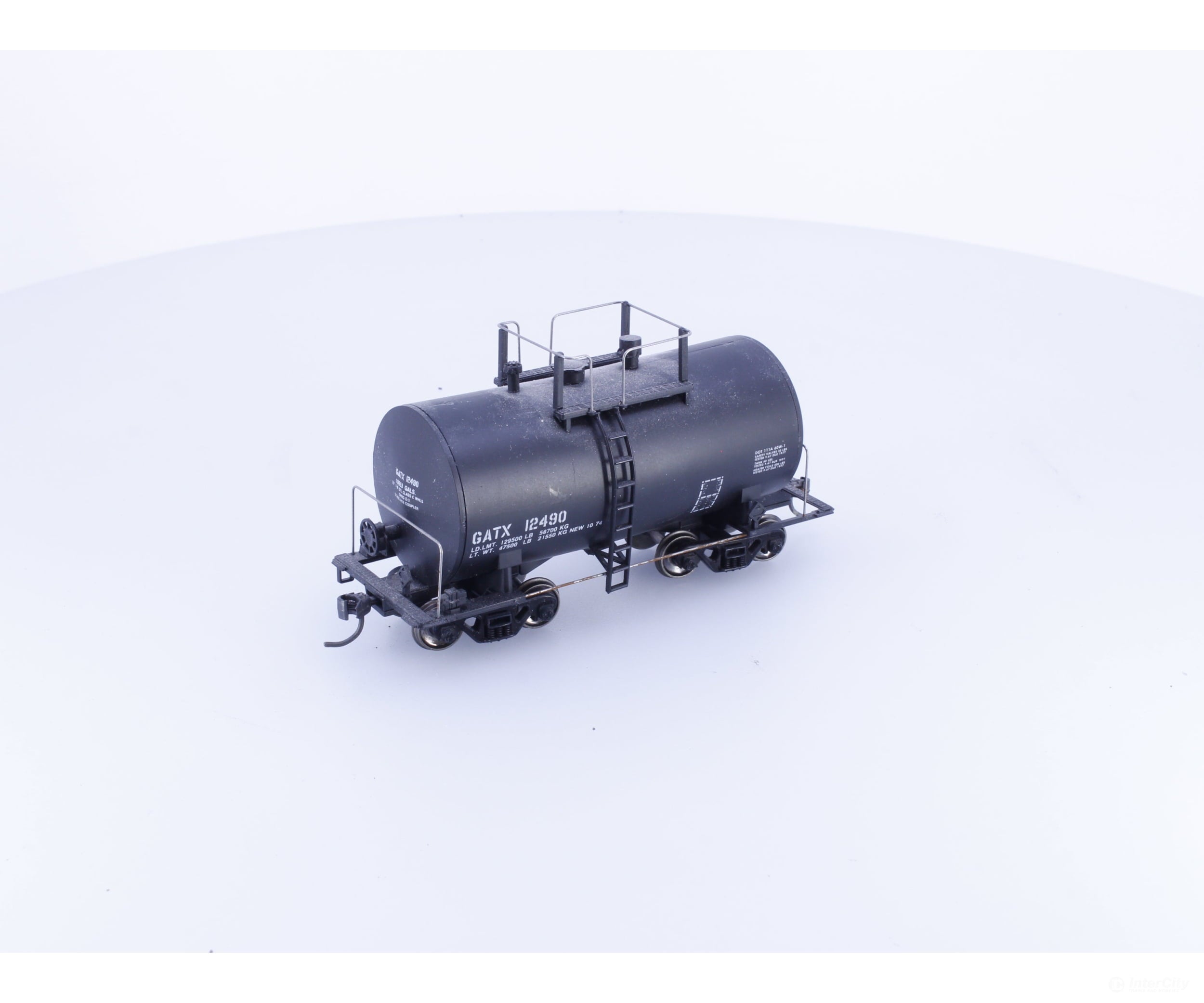 Roundhouse 3301 HO Shorty Tank Car #2 GATX Corporation (GATX) 12490 - Freight Cars