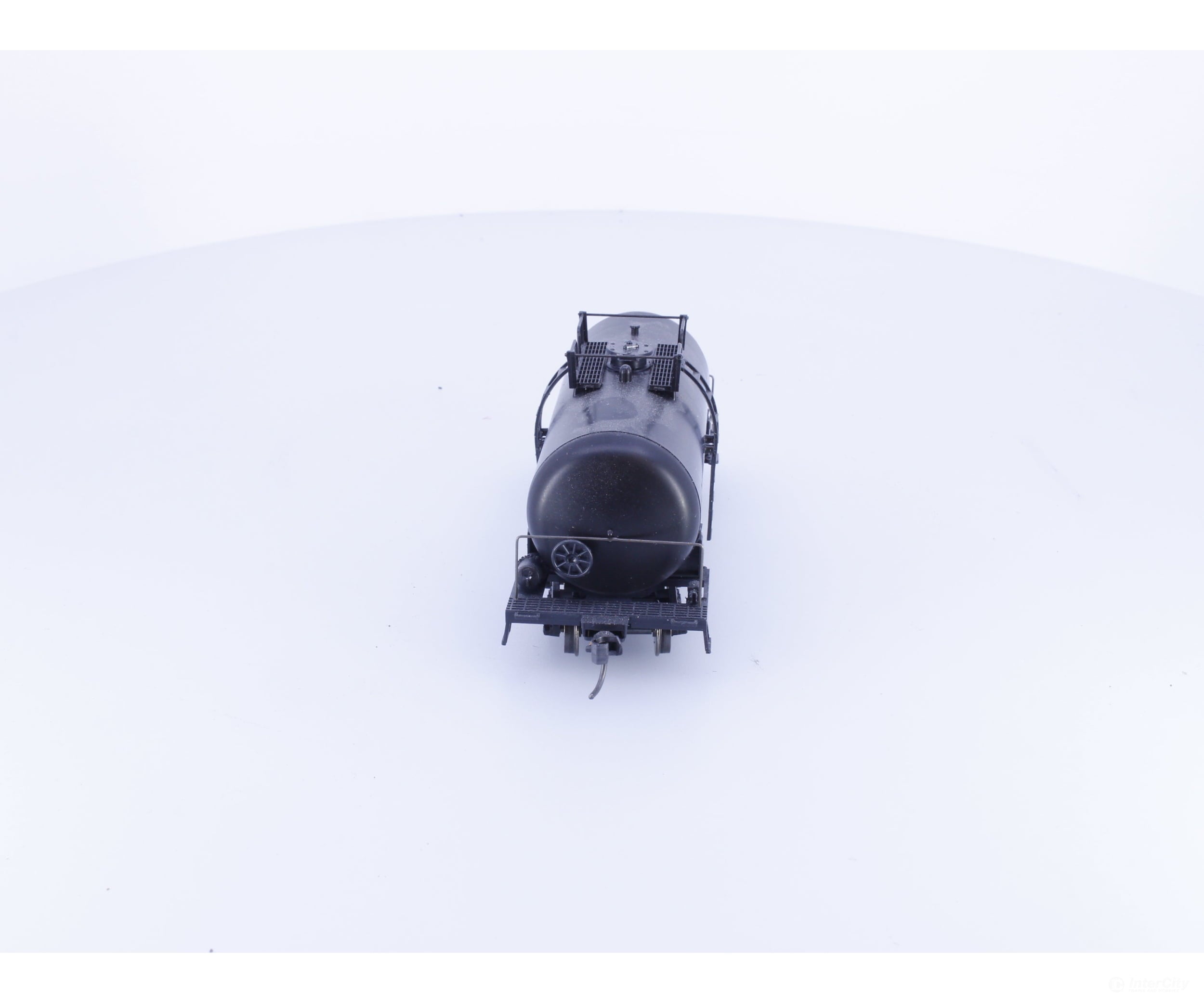 Roundhouse 3301 HO Shorty Tank Car GATX Corporation (GATX) 40000 - Freight Cars