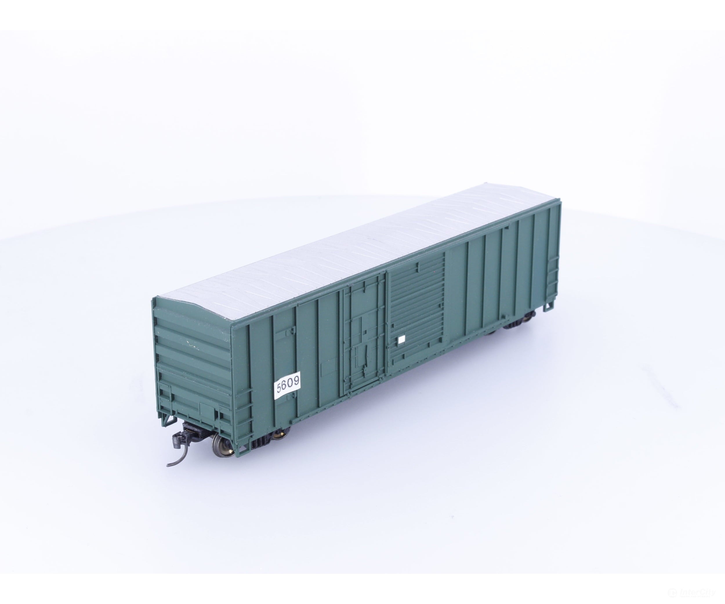 Roundhouse 5609 HO 50’ Combination Door Box Car Undecorated 5609 - Freight Cars