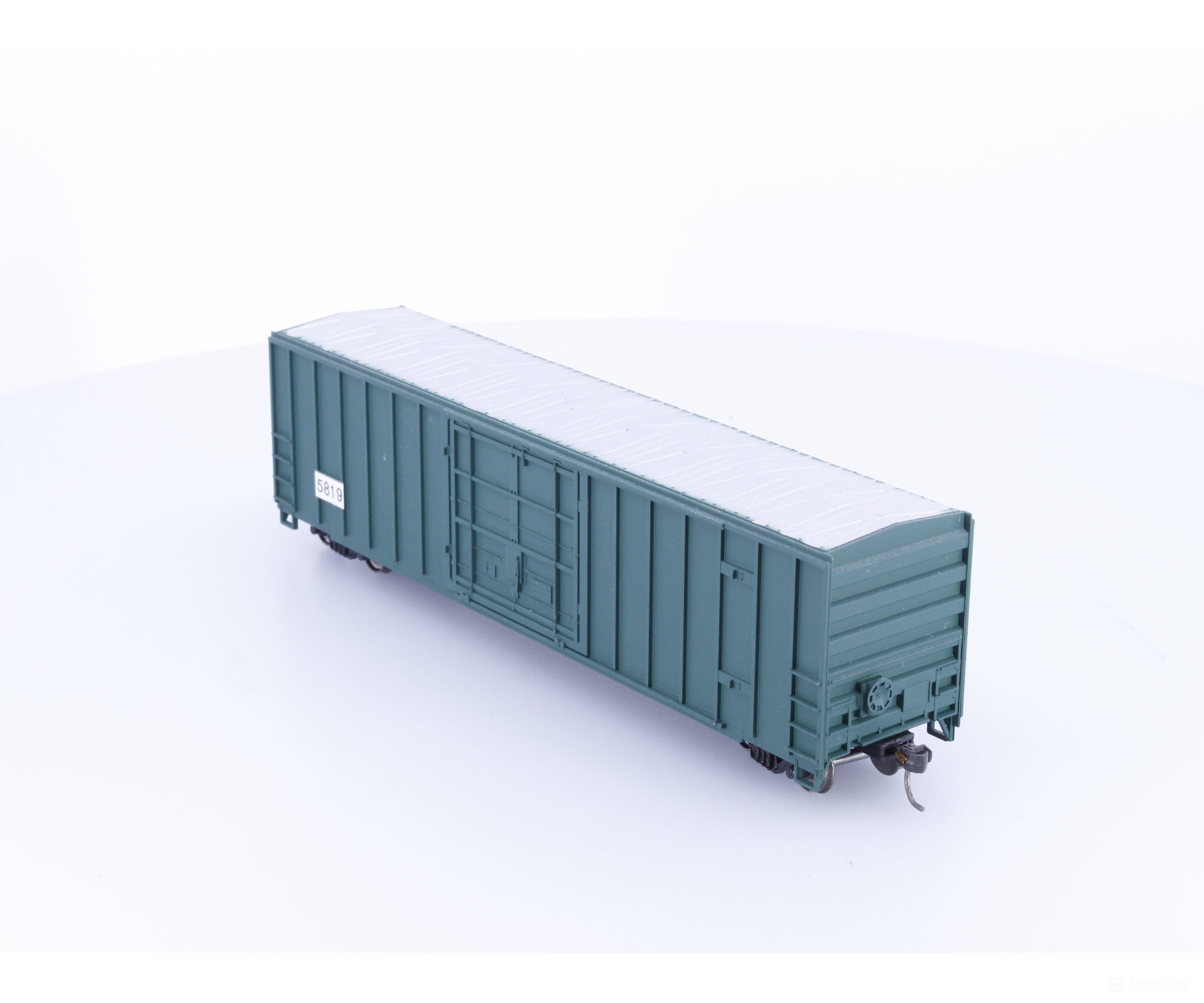 Roundhouse 5819 HO 50’ Plug Door Boxcar Undecorated 5819 - Freight Cars