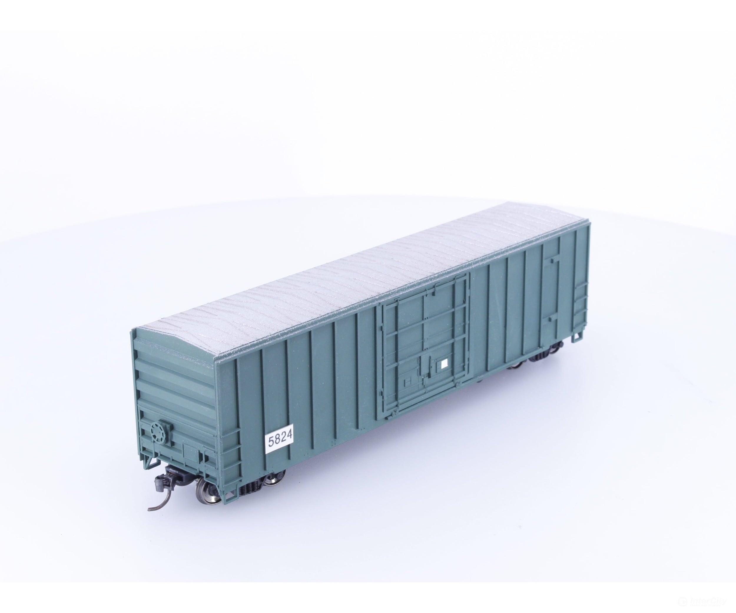 Roundhouse 5824 HO 50’ Plug Door Boxcar Undecorated 5824 - Freight Cars