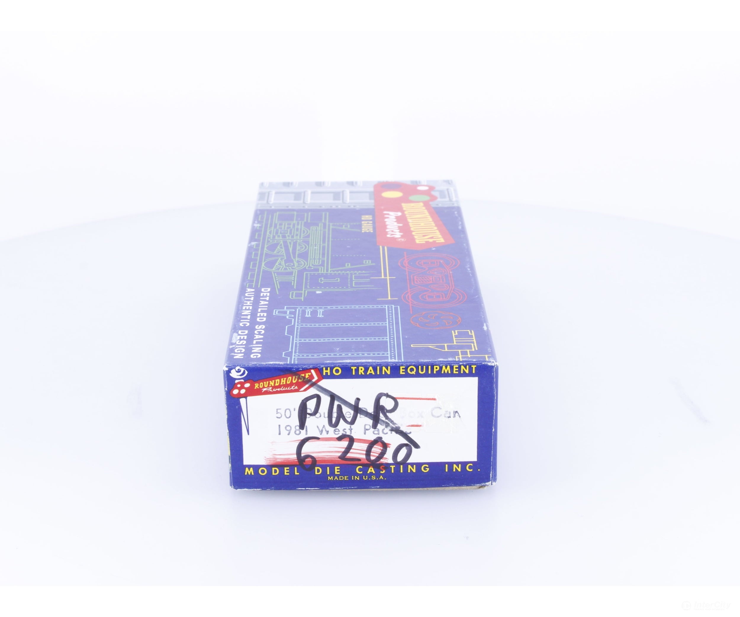 Roundhouse 6233 HO 50β Double Door Boxcar Undecorated 6233 - Freight Cars