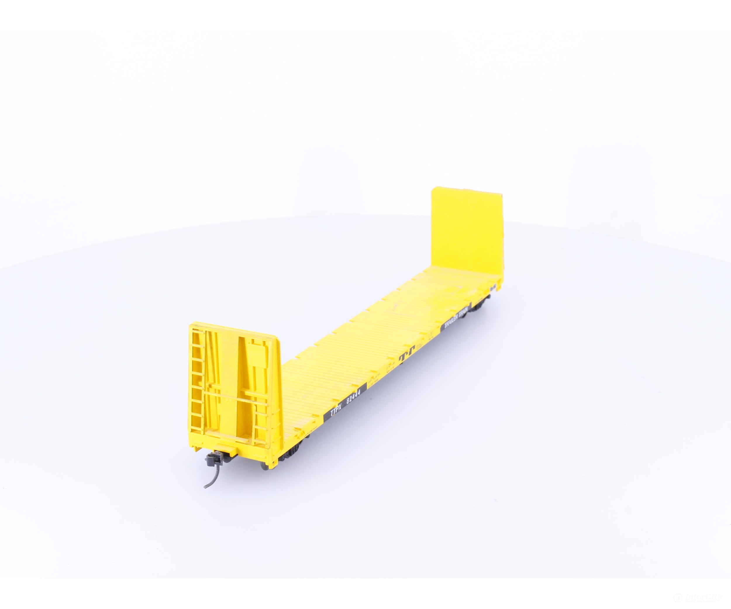 Roundhouse 82444 HO 60β Bulkhead Flat Car (TTPX) Trailer Train TTX Corp. (TTX) 82444 - Freight Cars