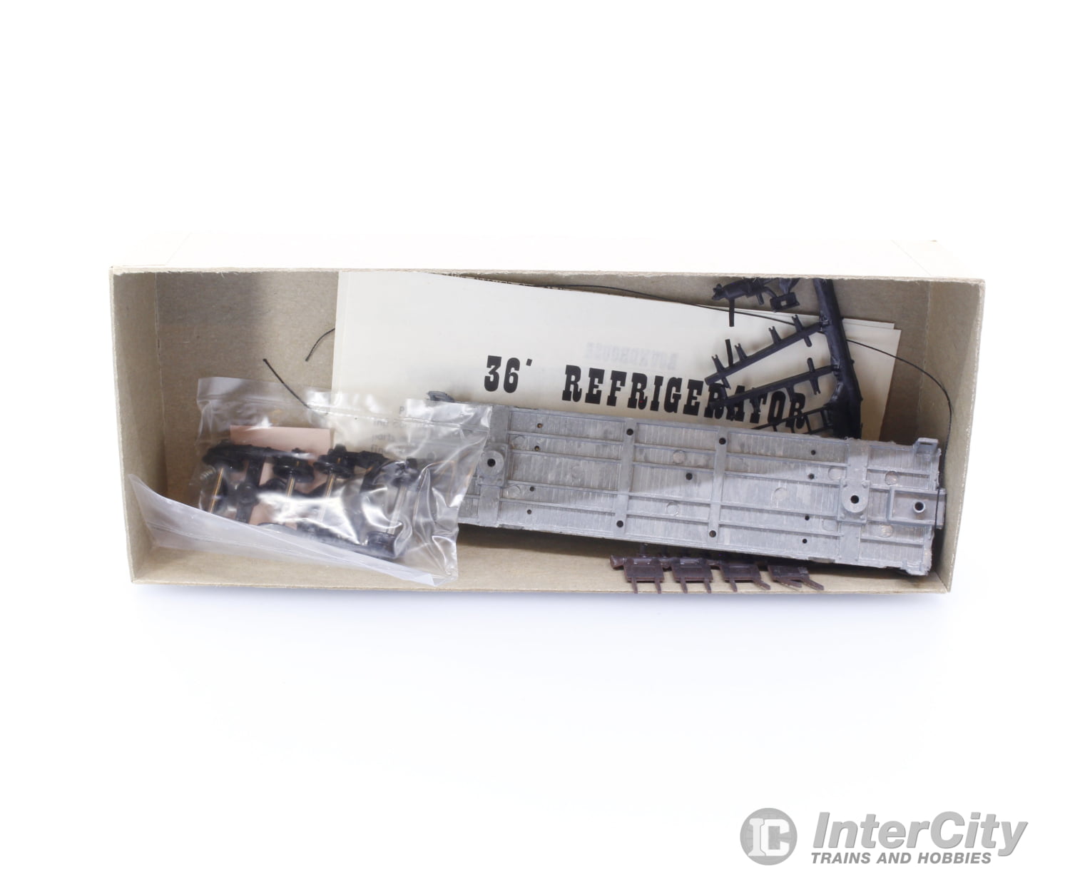 Roundhouse CP36 HO 36’ Refrigerator Car Kit Canadian Pacific (CP) 182941 Freight Cars
