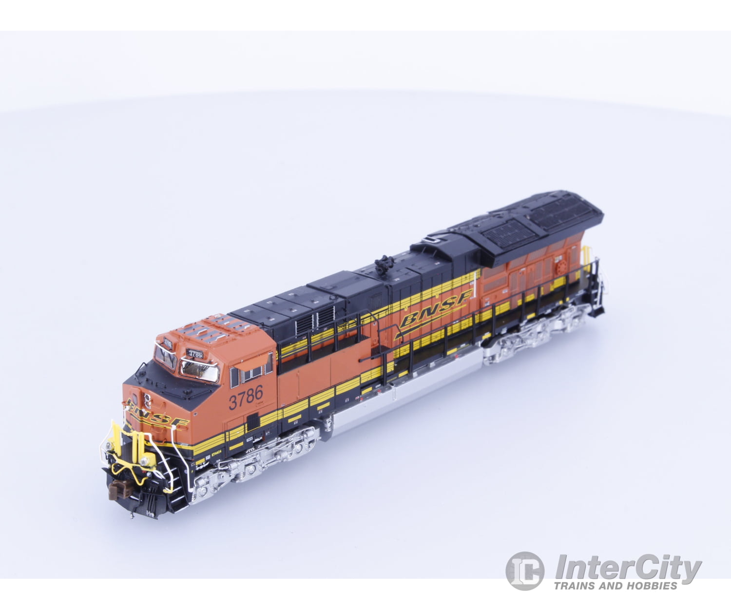 Scale Trains SXT30604 N GE ET44C4 Tier 4 GEVO Diesel Locomotive 2016 Production Burlington Northern Santa Fe (BNSF)