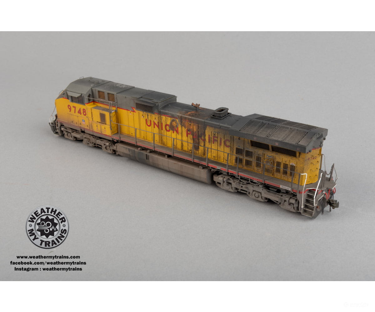 ScaleTrains SXT41585 Rivet Counter HO Scale GE DASH 9-44CW Union Pacific/Winged Nose Logo/Red Sill Stripe 9748 DCC &