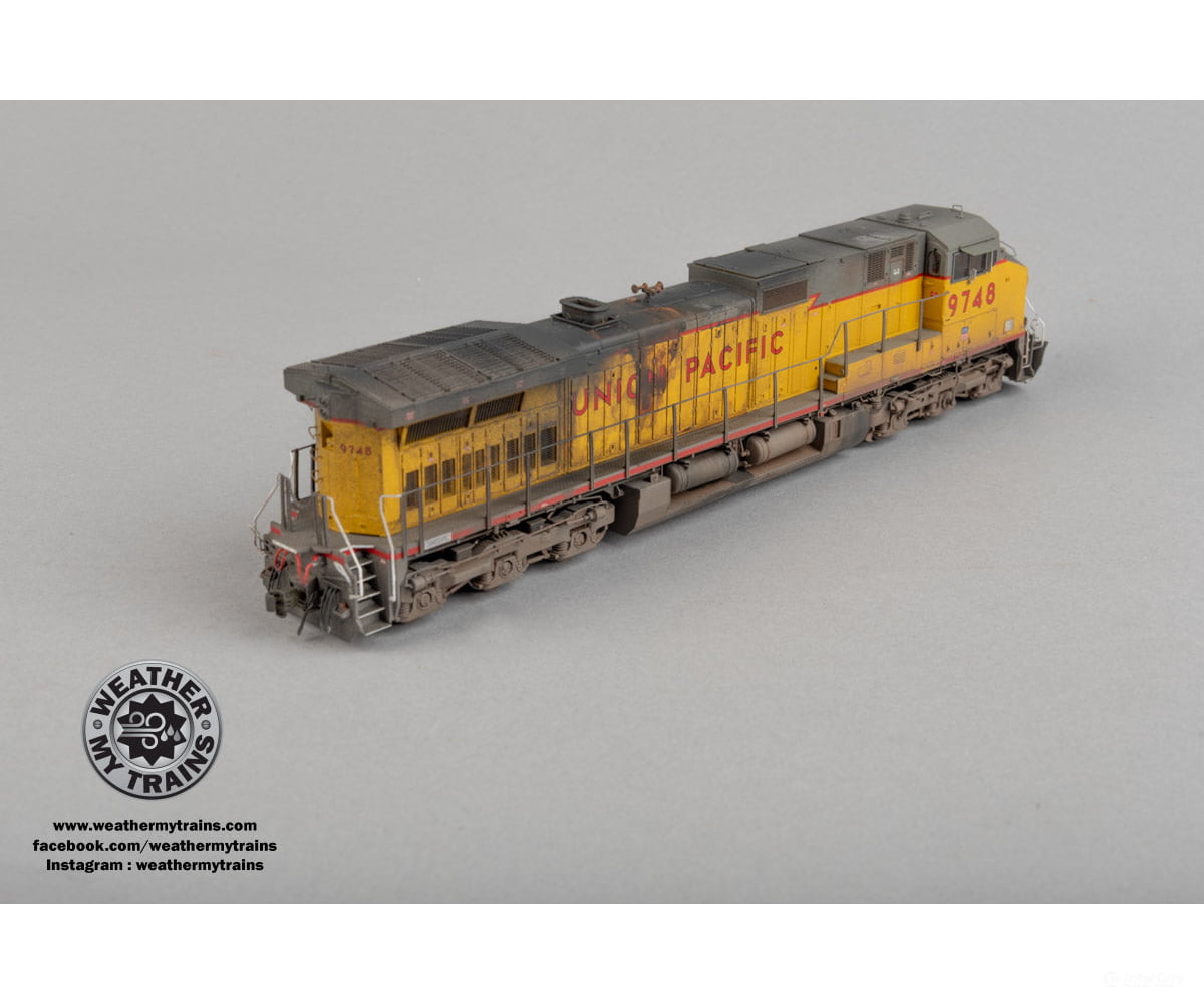 ScaleTrains SXT41585 Rivet Counter HO Scale GE DASH 9-44CW Union Pacific/Winged Nose Logo/Red Sill Stripe 9748 DCC &