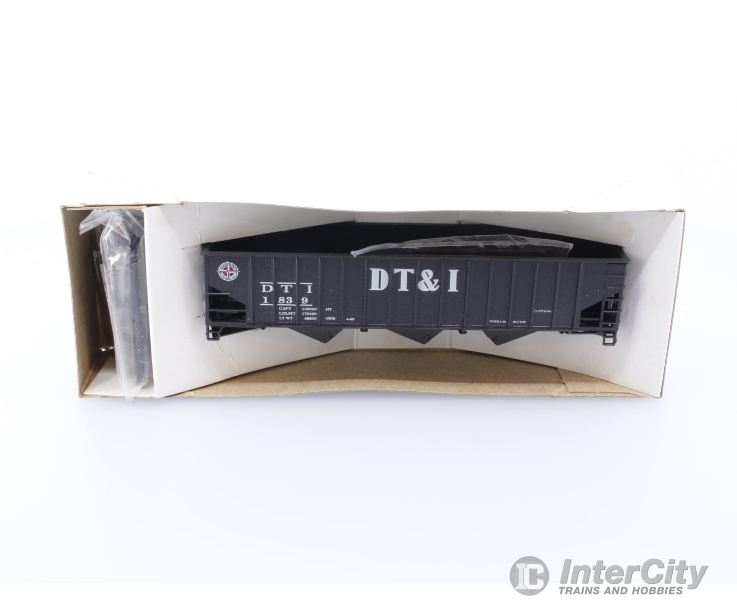 Stewart Hobbies 10035 HO 70 Ton Triple Hopper Detroit Toledo and Ironton (DTI) 1839 Freight Cars