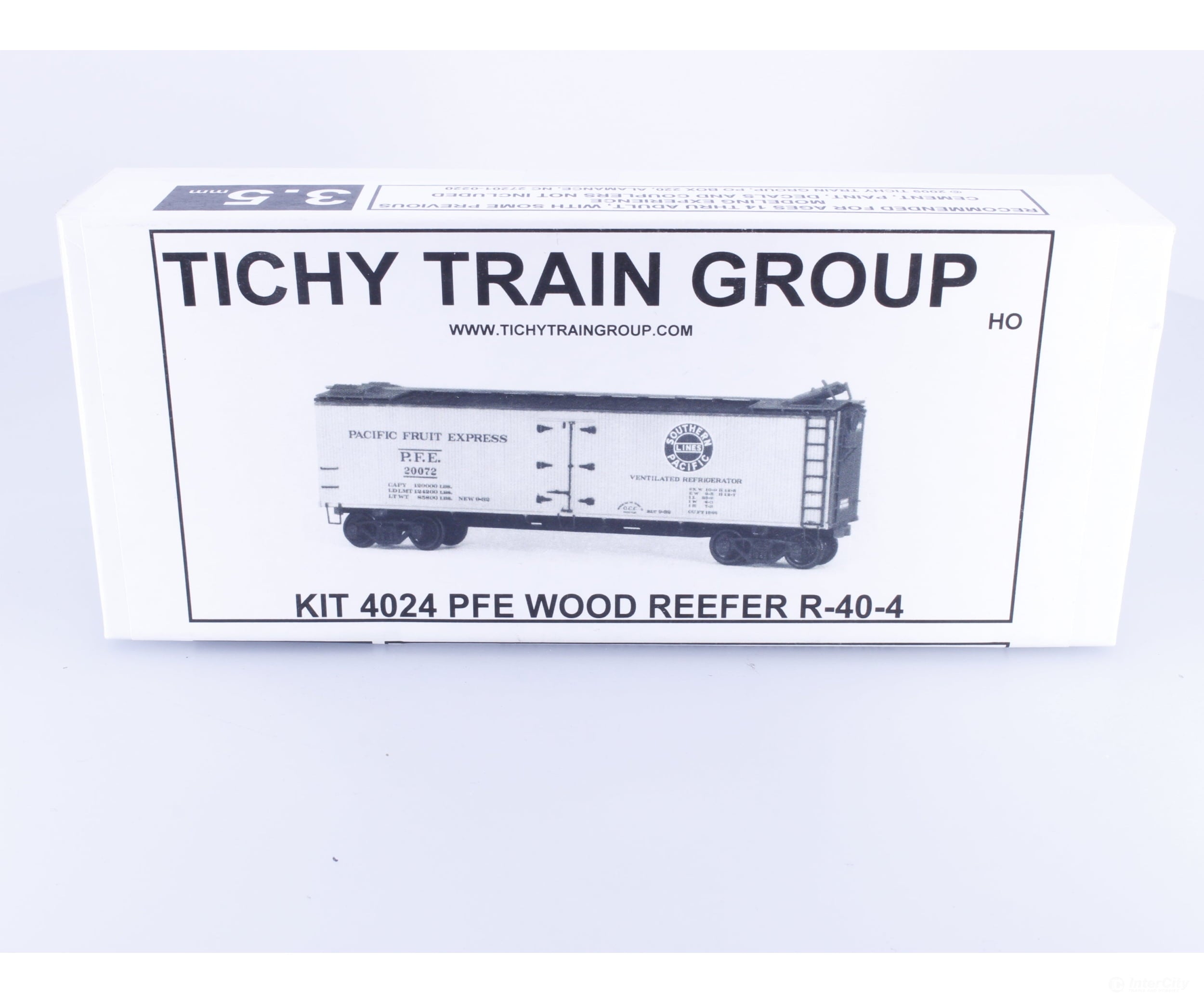 Tichy Train Group 4024 HO PFE Wood Reefer R-40-4 Pacific Fruit Express (PFE) 20072 - Freight Cars