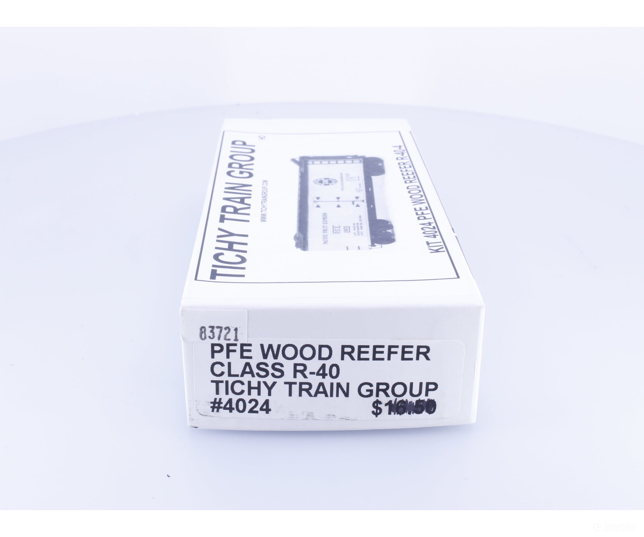 Tichy Train Group 4024 HO PFE Wood Reefer R-40-4 Pacific Fruit Express (PFE) 20072 - Freight Cars